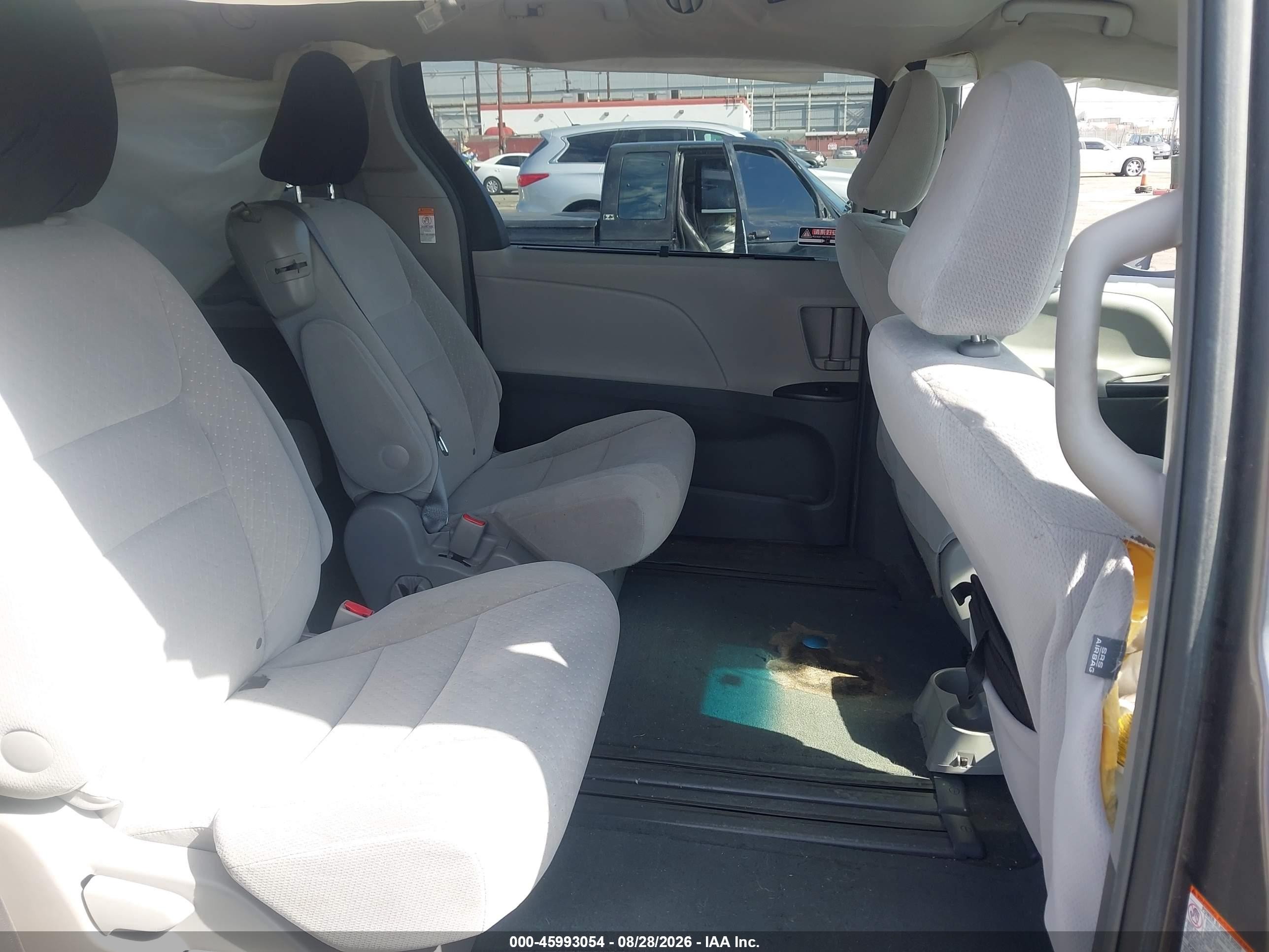2015 Toyota Sienna Le 8 Passenger Gray vin: 5TDKK3DC3FS634045