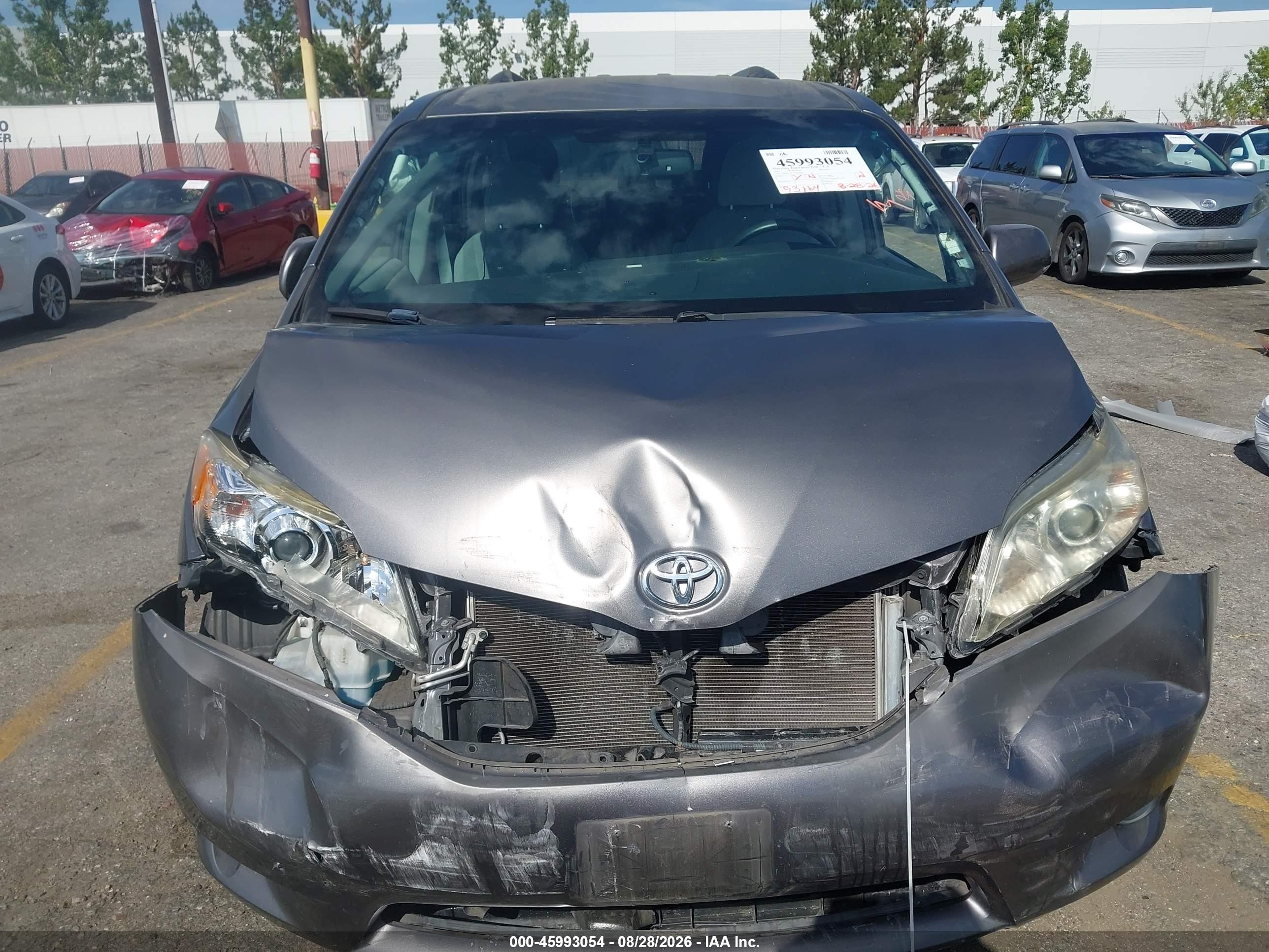 2015 Toyota Sienna Le 8 Passenger Gray vin: 5TDKK3DC3FS634045