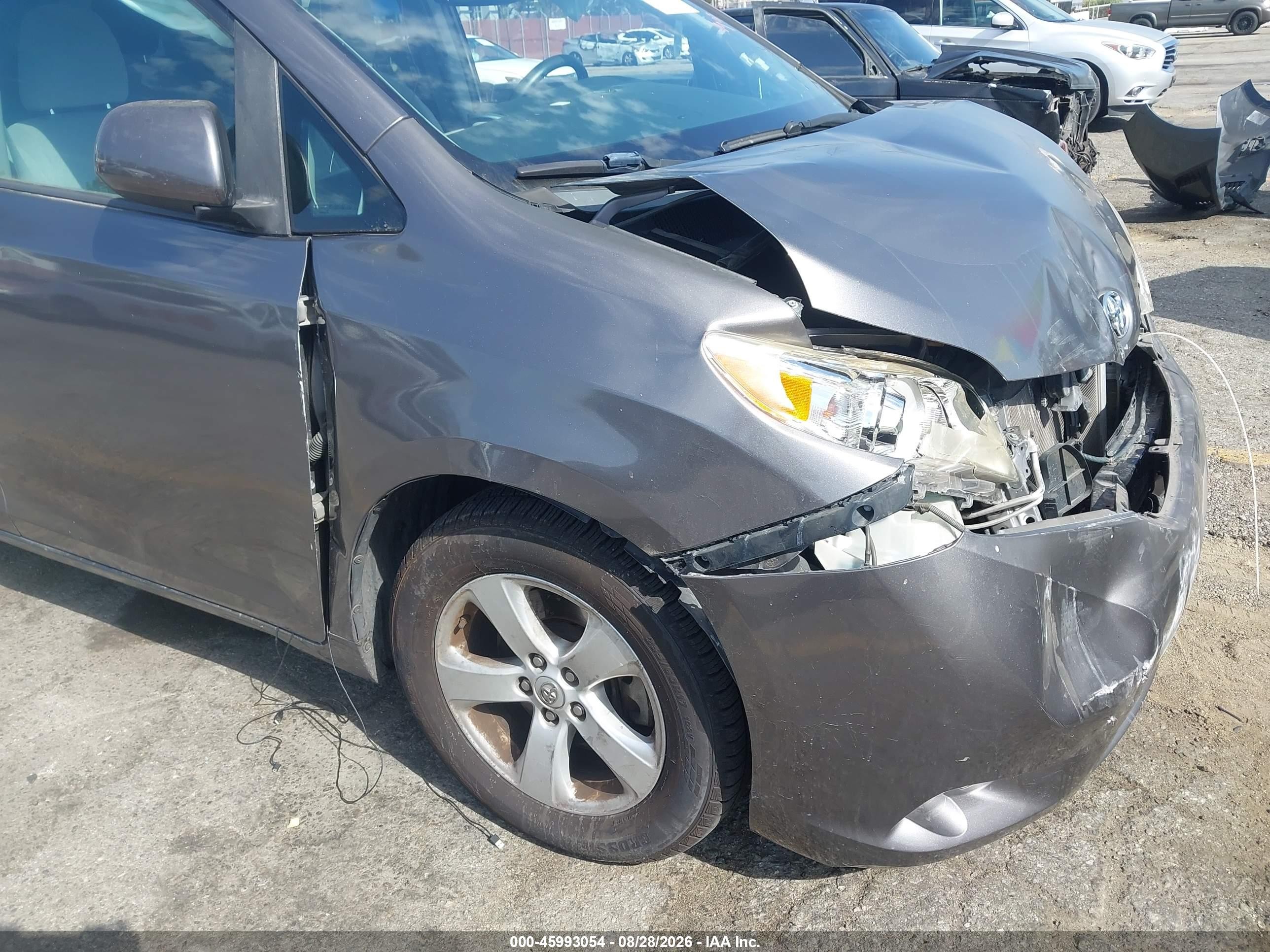 2015 Toyota Sienna Le 8 Passenger Gray vin: 5TDKK3DC3FS634045