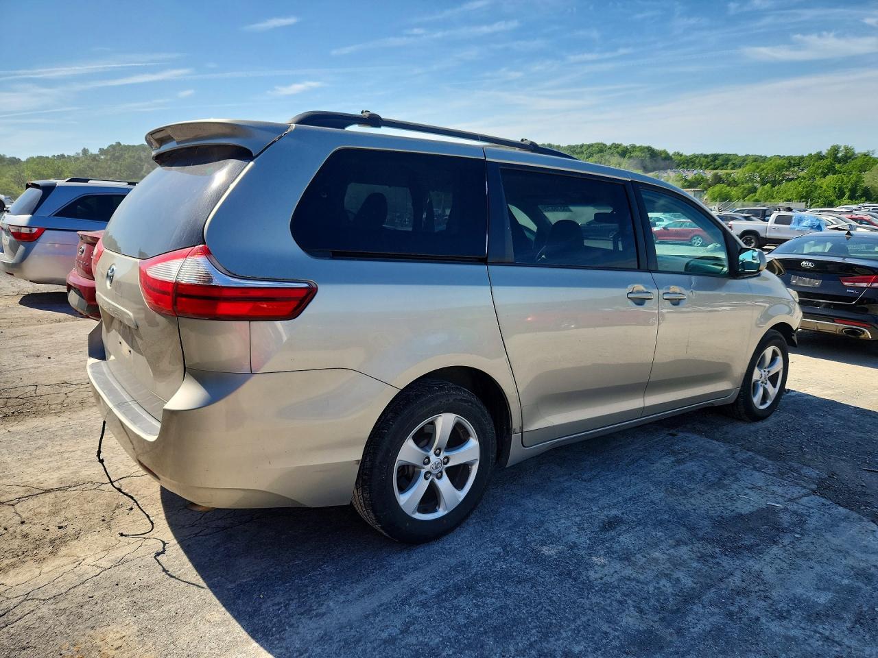 2015 Toyota Sienna Le Beige vin: 5TDKK3DC3FS647555