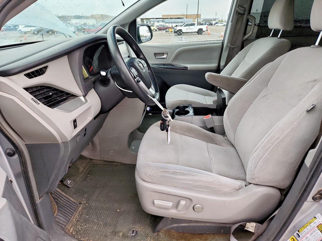 2015 Toyota Sienna Le Silver vin: 5TDKK3DC3FS661794