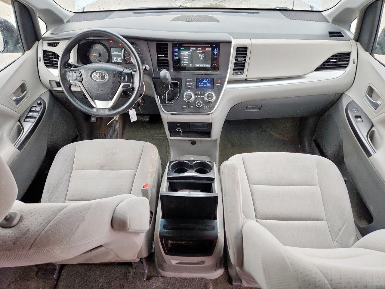 2015 Toyota Sienna Le Silver vin: 5TDKK3DC3FS661794