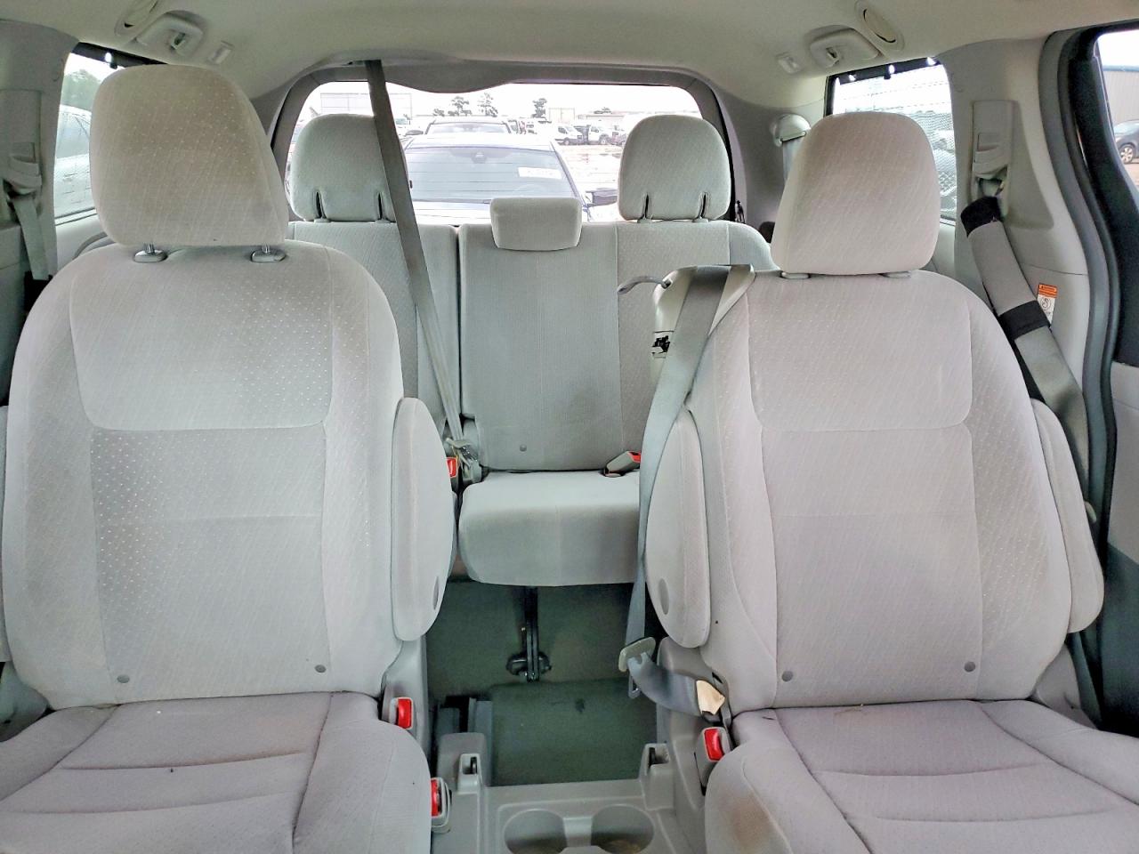 2015 Toyota Sienna Le Черный vin: 5TDKK3DC3FS678353