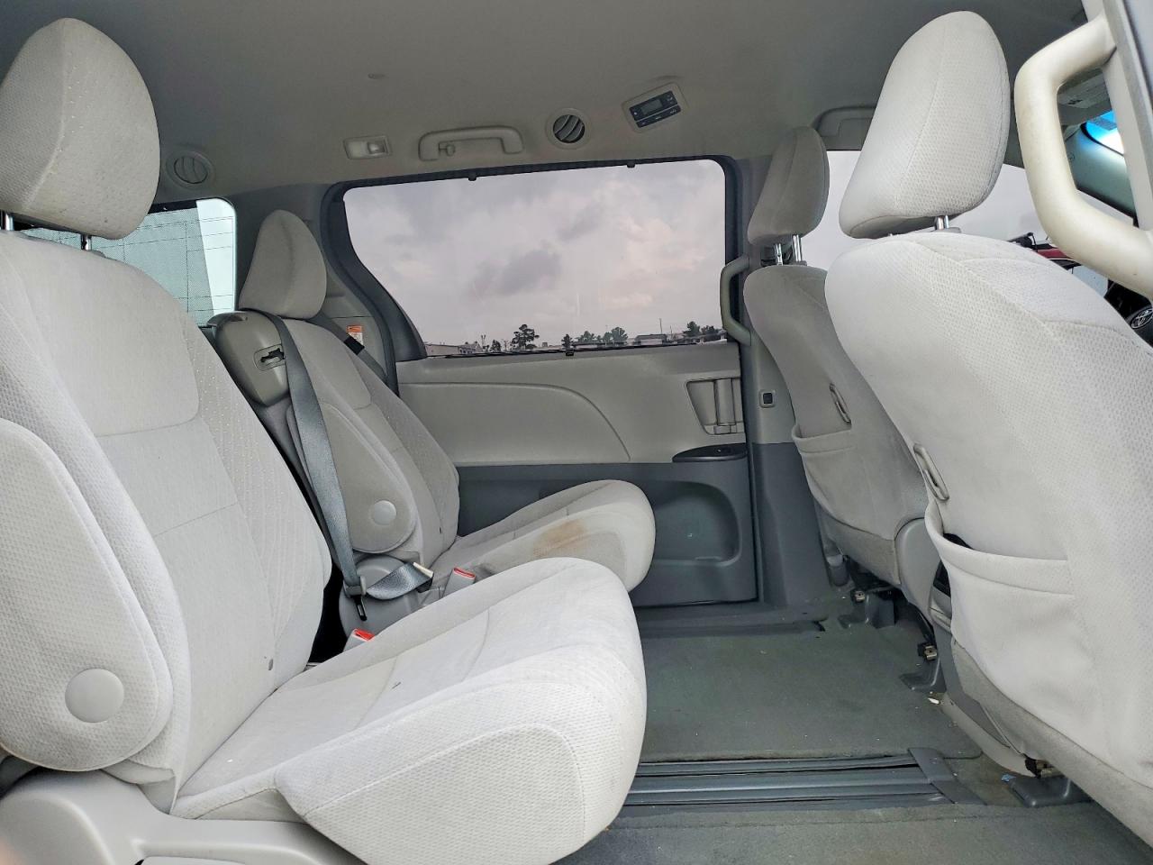 2015 Toyota Sienna Le Черный vin: 5TDKK3DC3FS678353