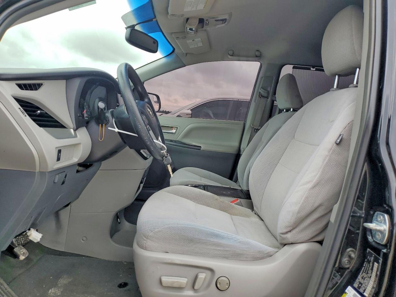 2015 Toyota Sienna Le Черный vin: 5TDKK3DC3FS678353