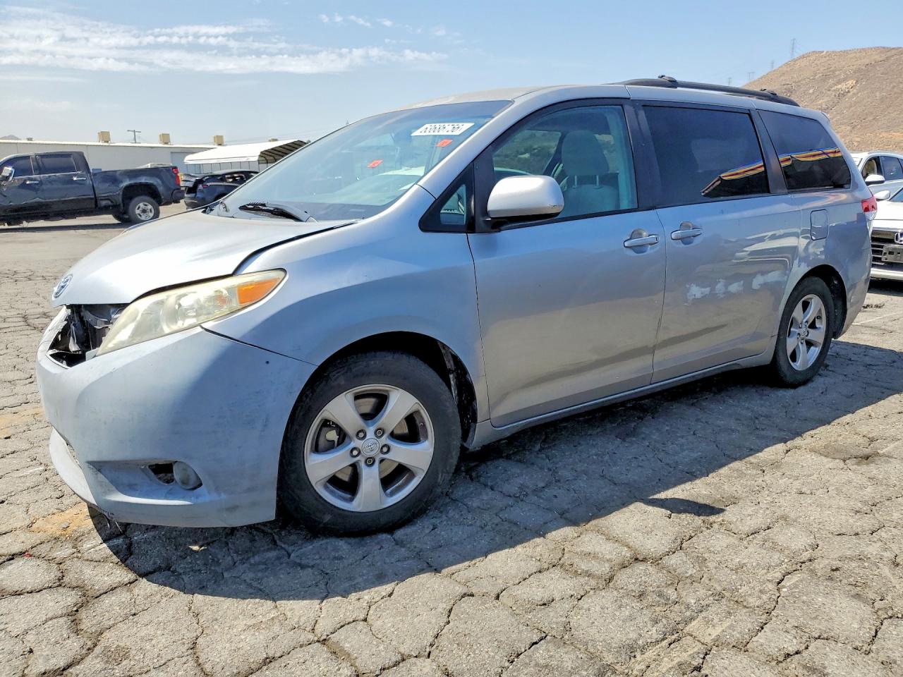 2011 Toyota Sienna Le Silver vin: 5TDKK3DC4BS020387