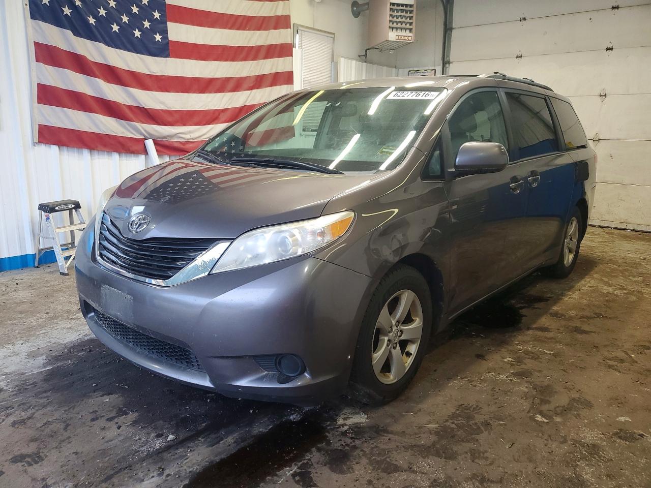 2011 Toyota Sienna Le Gray vin: 5TDKK3DC4BS027386