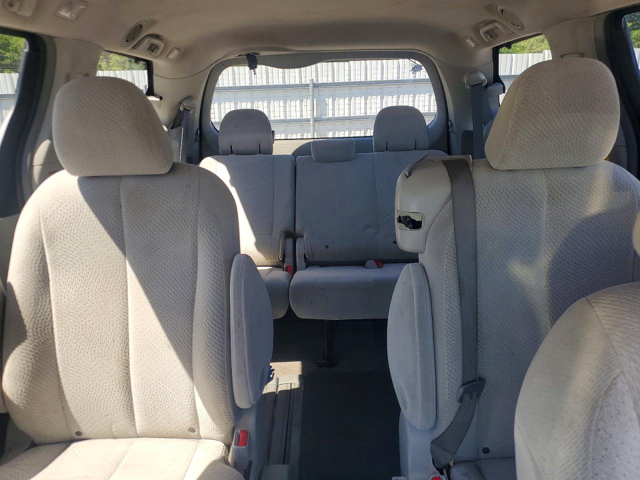 2011 Toyota Sienna Le Blue vin: 5TDKK3DC4BS038338