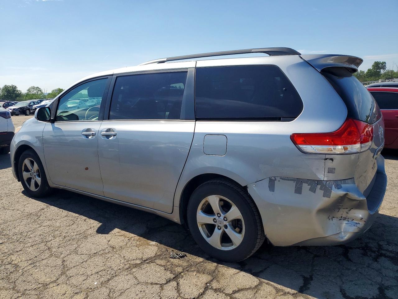 2011 Toyota Sienna Le Silver vin: 5TDKK3DC4BS046889