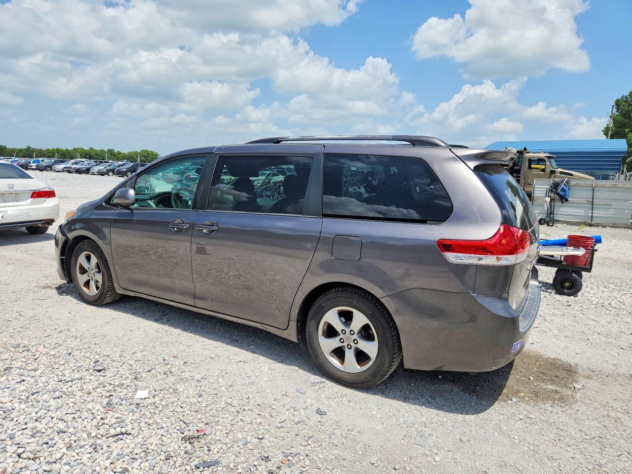 2011 Toyota Sienna Le Gray vin: 5TDKK3DC4BS062445