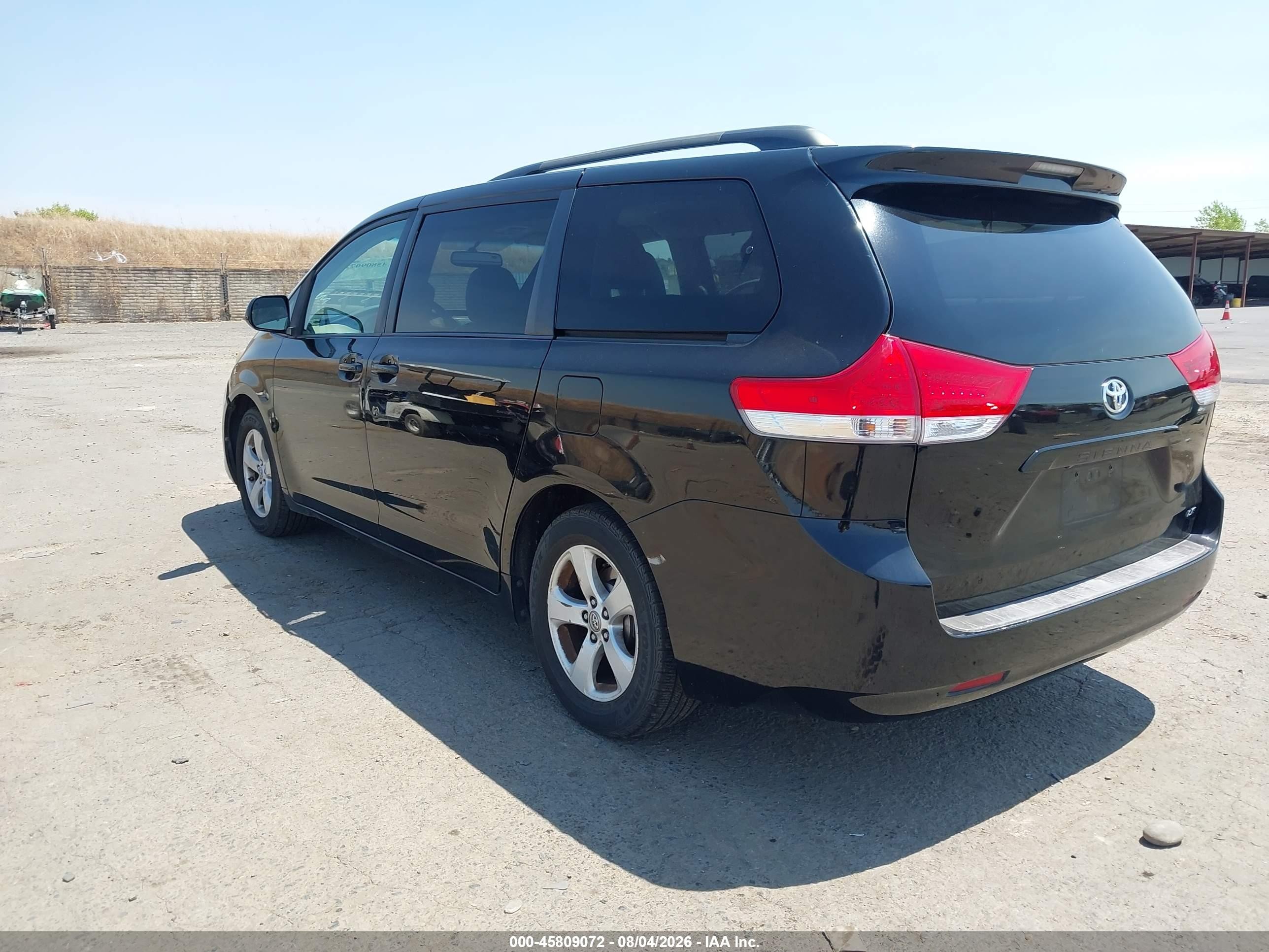 2011 Toyota Sienna Le V6 Black vin: 5TDKK3DC4BS076717