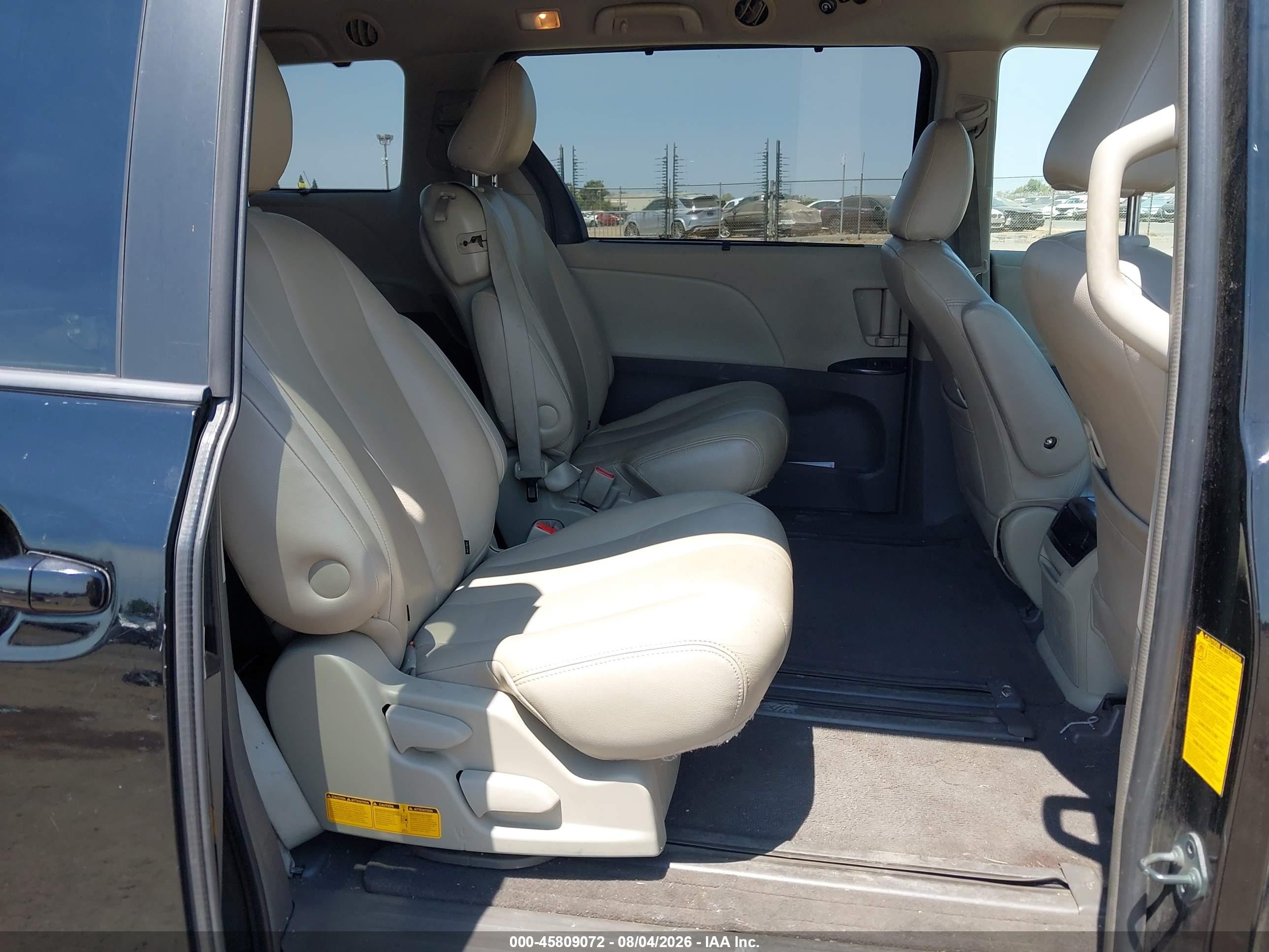 2011 Toyota Sienna Le V6 Black vin: 5TDKK3DC4BS076717