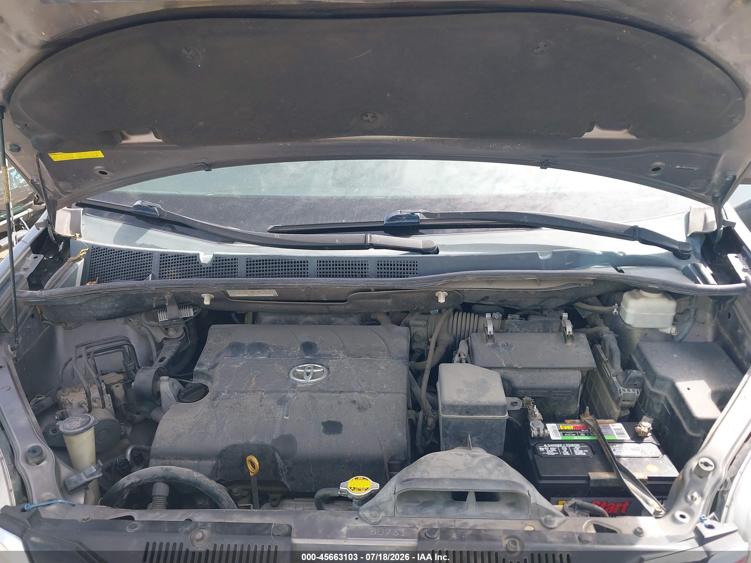 2011 Toyota Sienna Le V6 Gray vin: 5TDKK3DC4BS085093