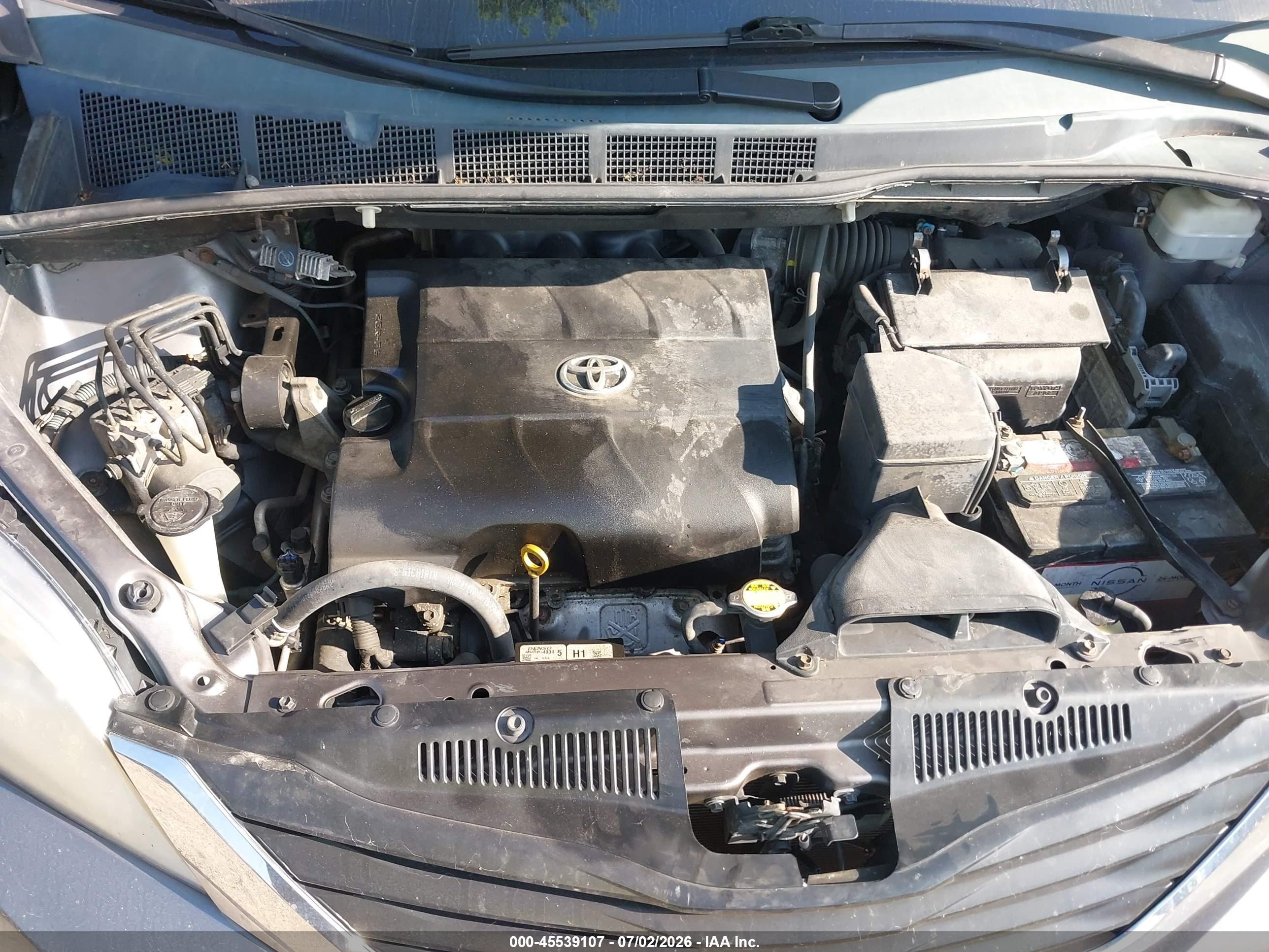 2011 Toyota Sienna Le V6 Gray vin: 5TDKK3DC4BS089841