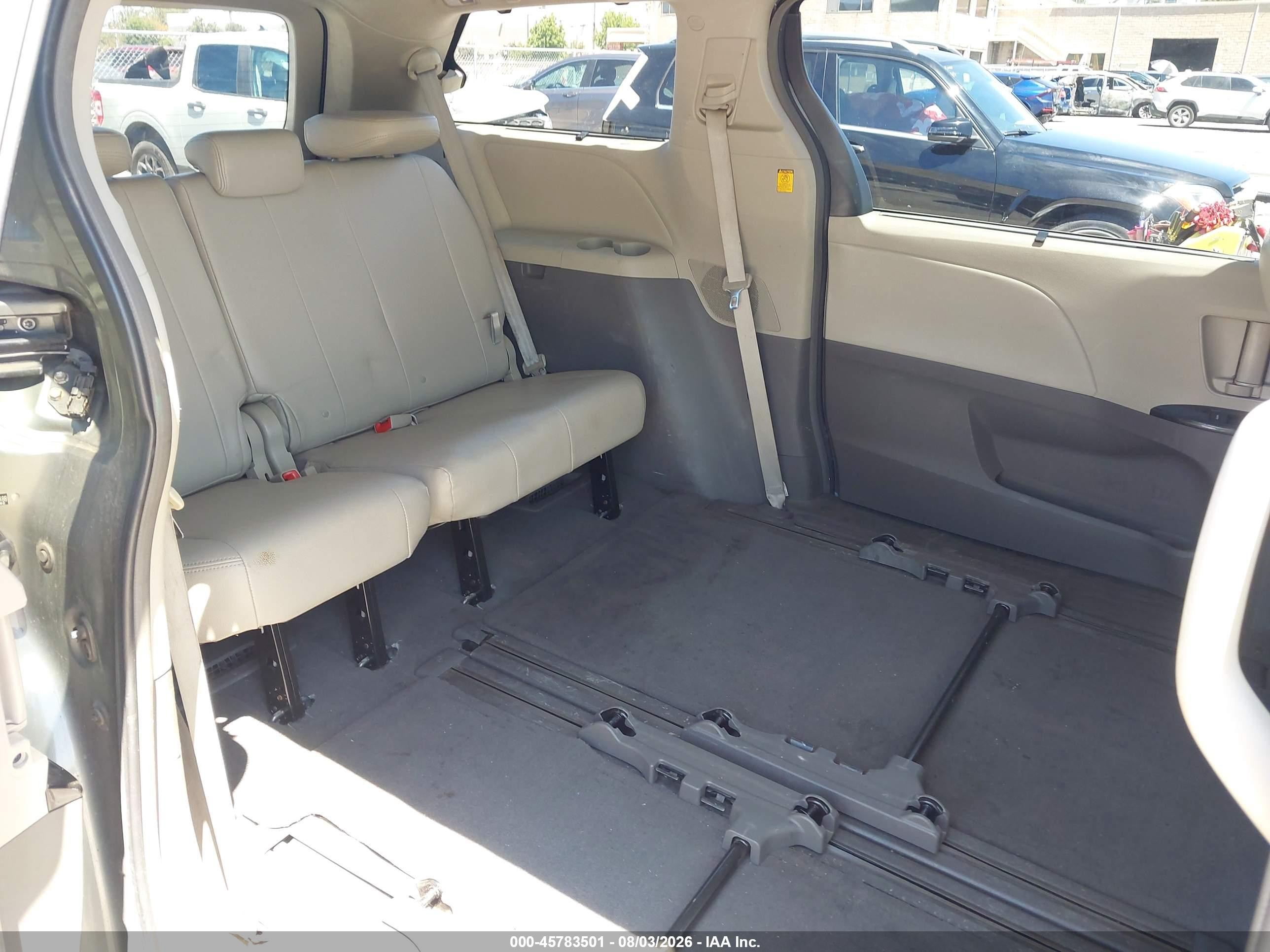 2011 Toyota Sienna Le V6 Brown vin: 5TDKK3DC4BS098488
