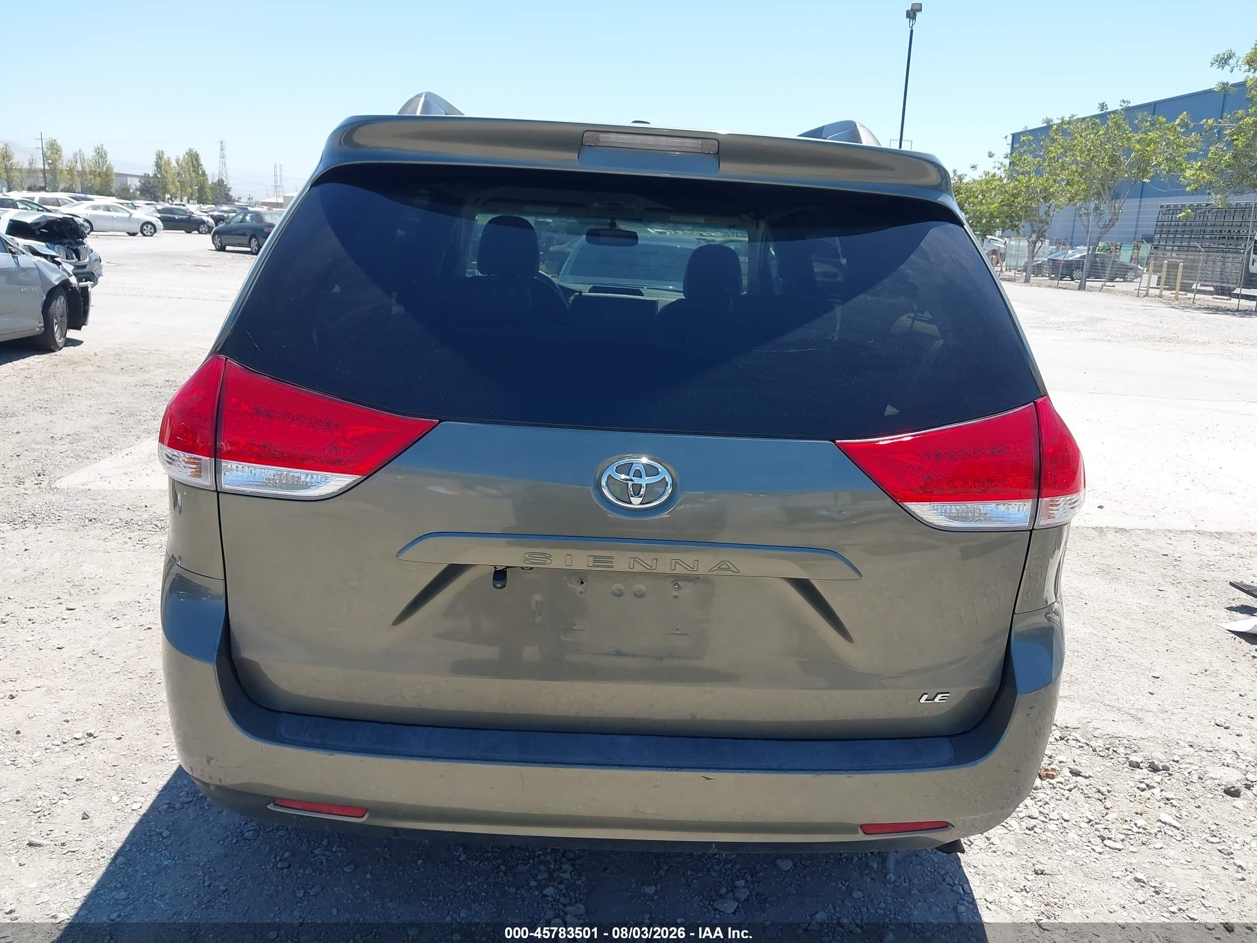 2011 Toyota Sienna Le V6 Brown vin: 5TDKK3DC4BS098488