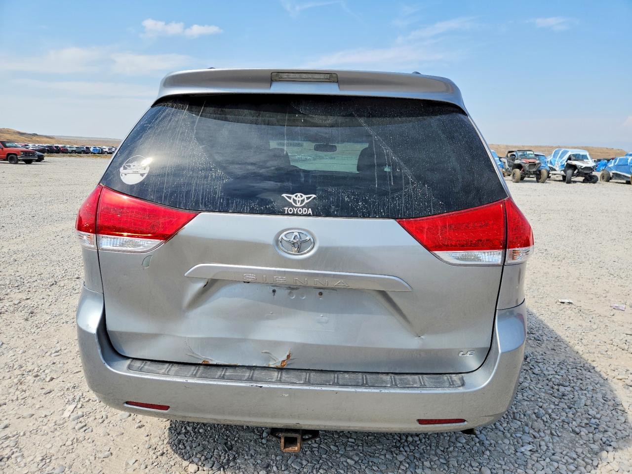 2011 Toyota Sienna Le Silver vin: 5TDKK3DC4BS119288