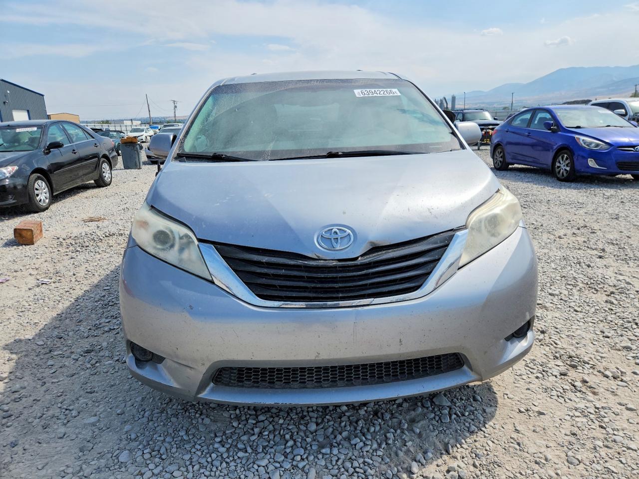 2011 Toyota Sienna Le Silver vin: 5TDKK3DC4BS119288
