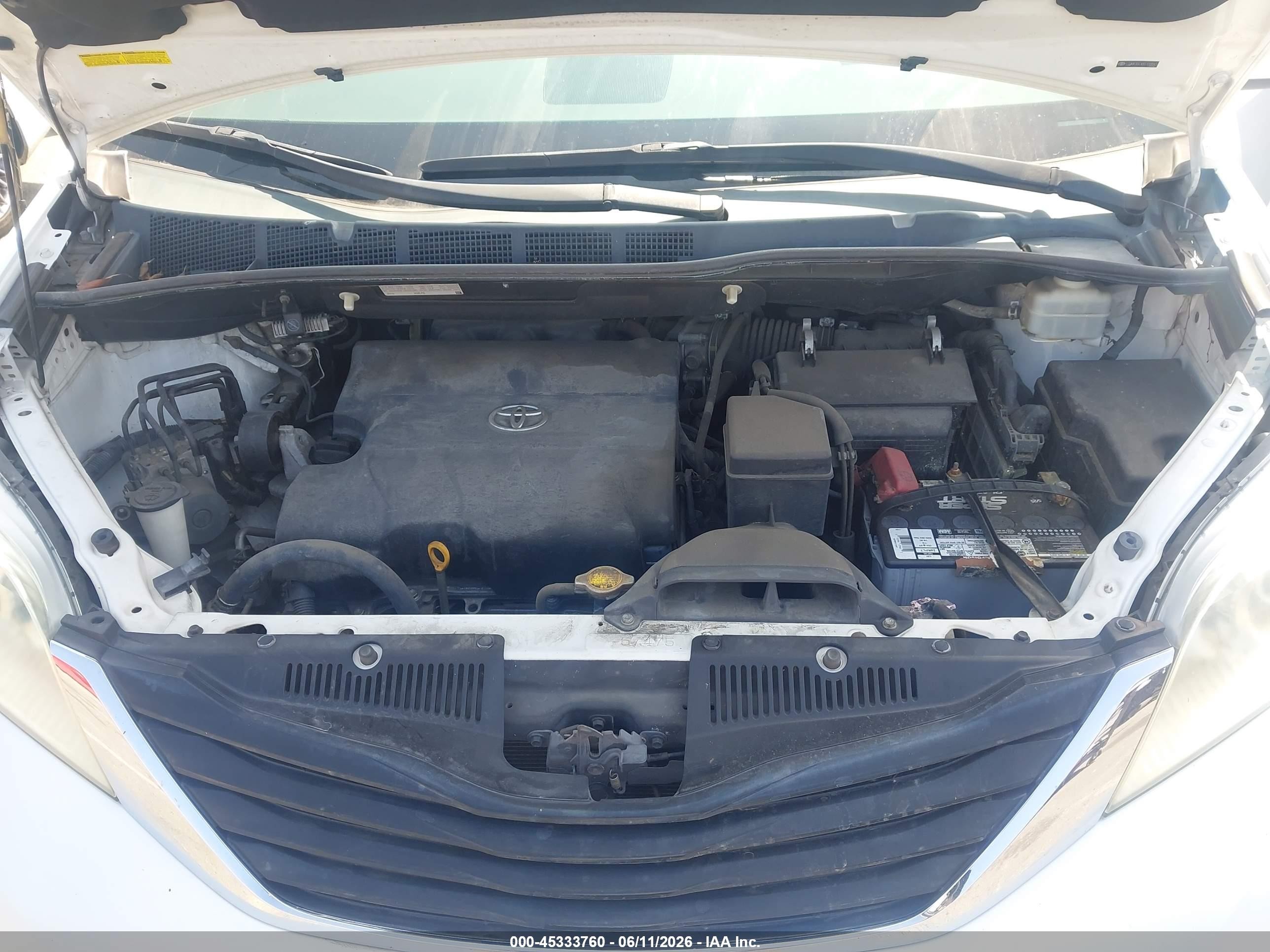 2011 Toyota Sienna Le V6 White vin: 5TDKK3DC4BS139945