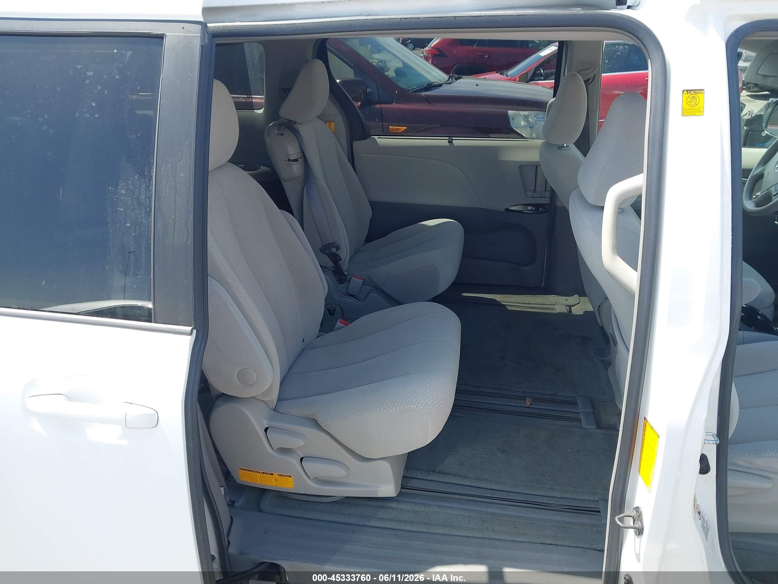 2011 Toyota Sienna Le V6 White vin: 5TDKK3DC4BS139945