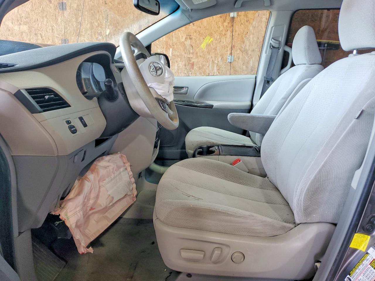 2012 Toyota Sienna Le Gray vin: 5TDKK3DC4CS182070