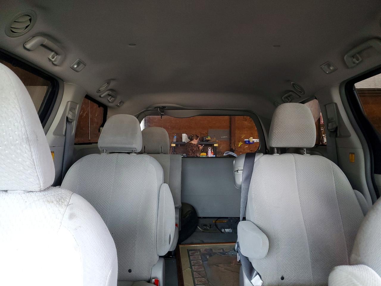 2012 Toyota Sienna Le Gray vin: 5TDKK3DC4CS182070