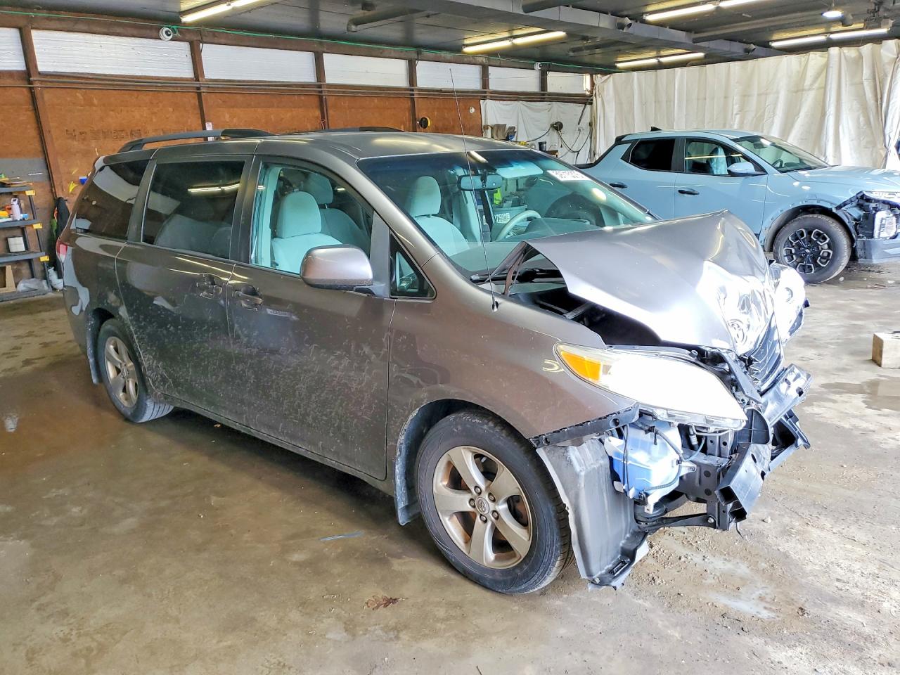 2012 Toyota Sienna Le Gray vin: 5TDKK3DC4CS182070