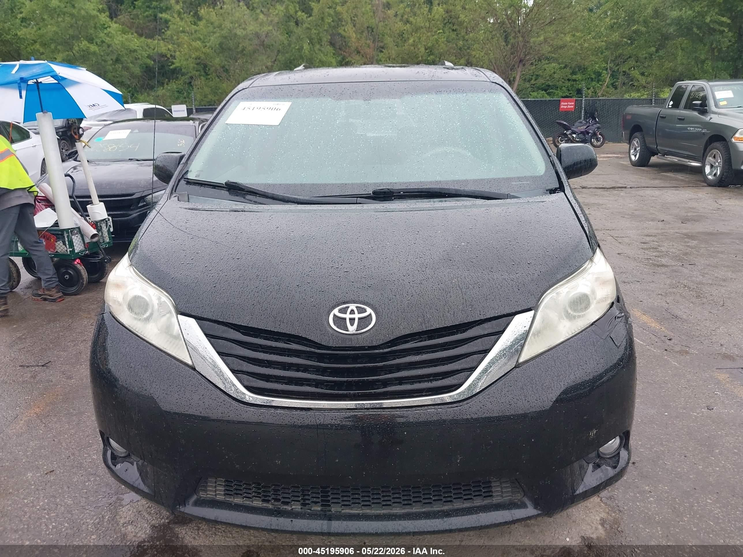 2012 Toyota Sienna Le V6 8 Passenger Black vin: 5TDKK3DC4CS183493