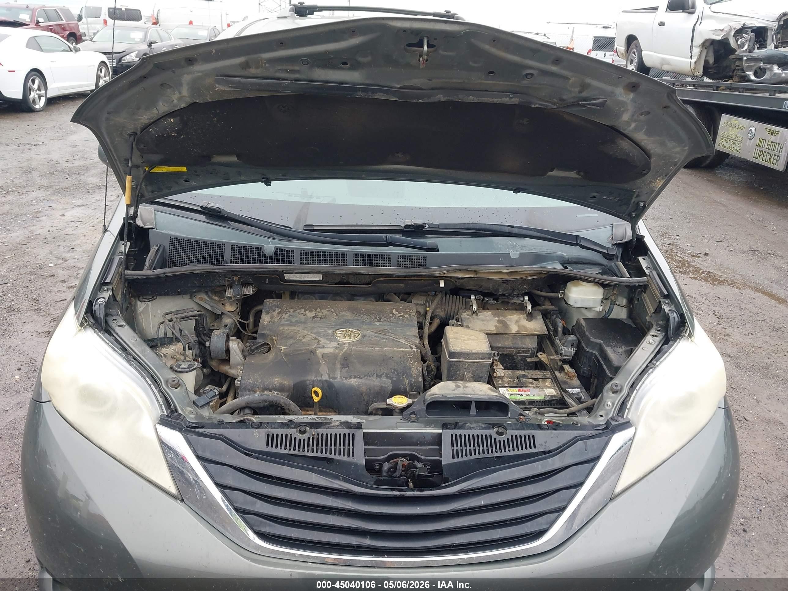 2012 Toyota Sienna Le V6 8 Passenger Серый vin: 5TDKK3DC4CS188581