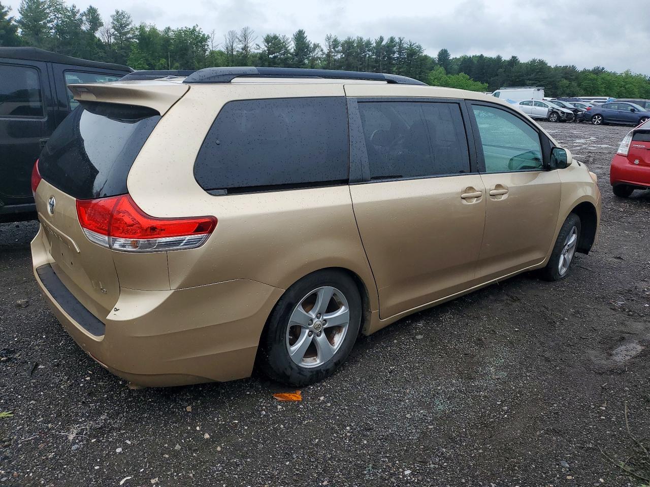 2012 Toyota Sienna Le Gold vin: 5TDKK3DC4CS194512