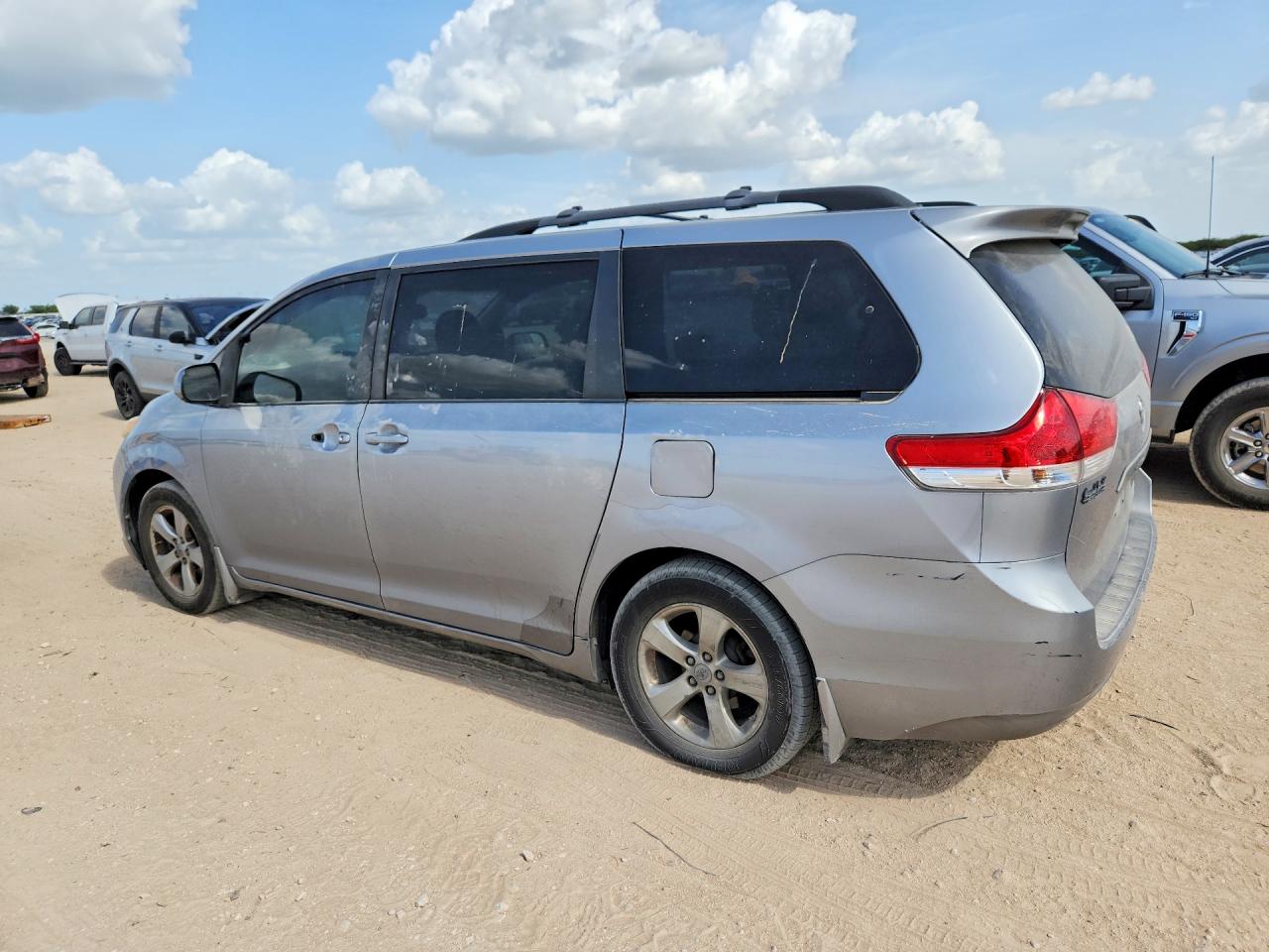 2012 Toyota Sienna Le Silver vin: 5TDKK3DC4CS196373
