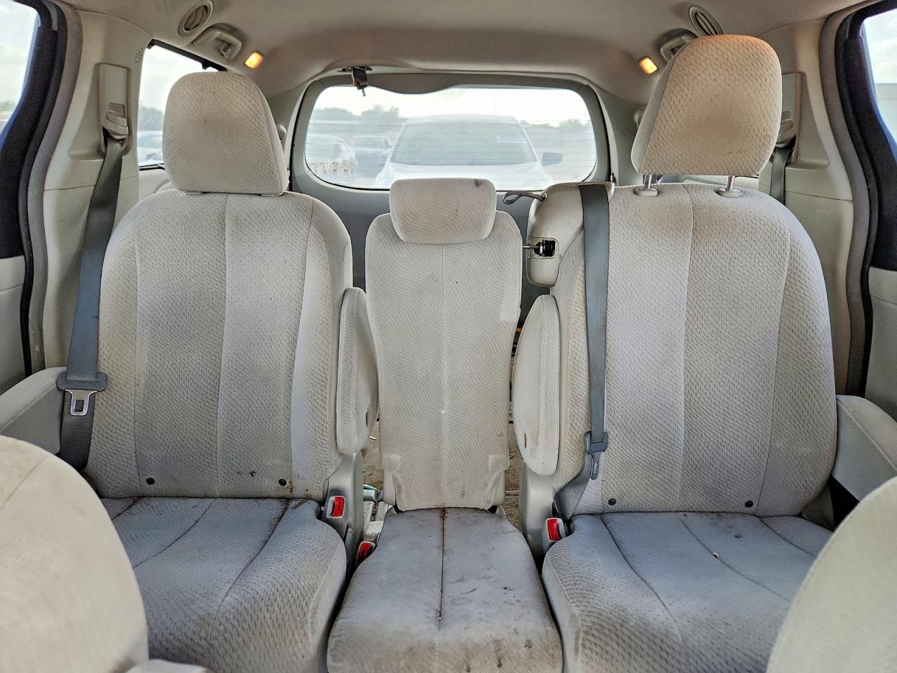 2012 Toyota Sienna Le Silver vin: 5TDKK3DC4CS196373