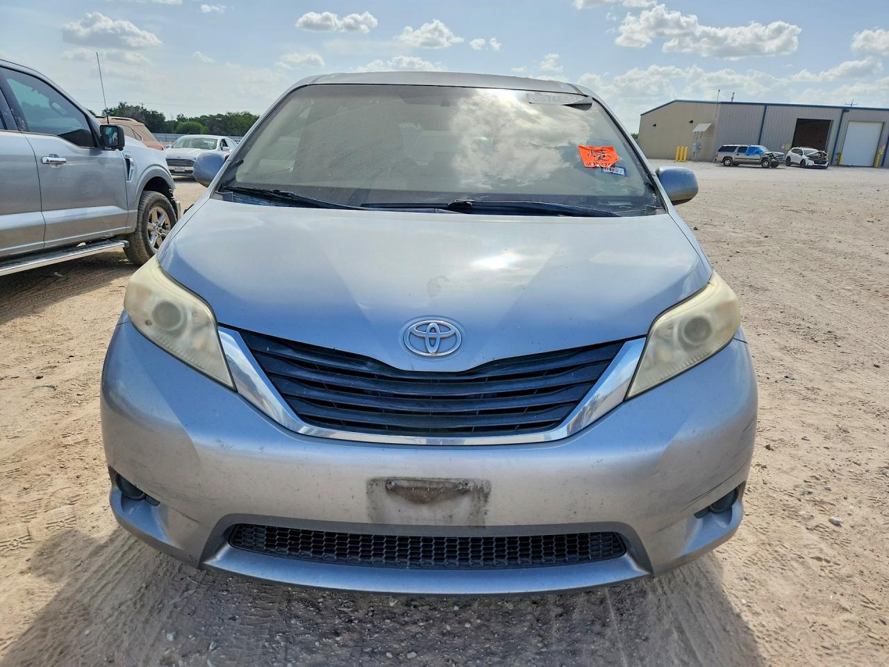 2012 Toyota Sienna Le Silver vin: 5TDKK3DC4CS196373