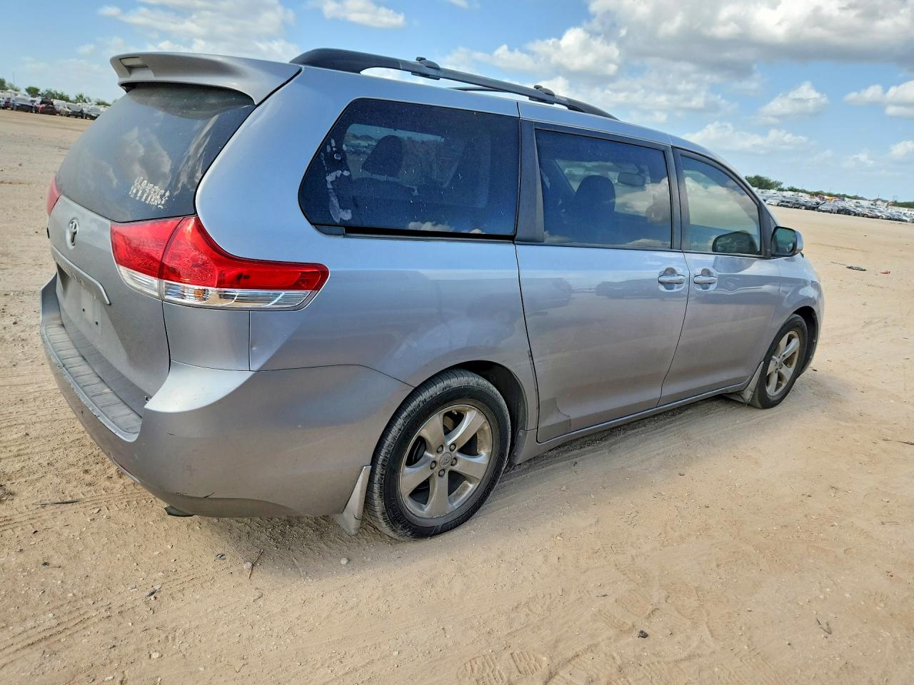 2012 Toyota Sienna Le Silver vin: 5TDKK3DC4CS196373