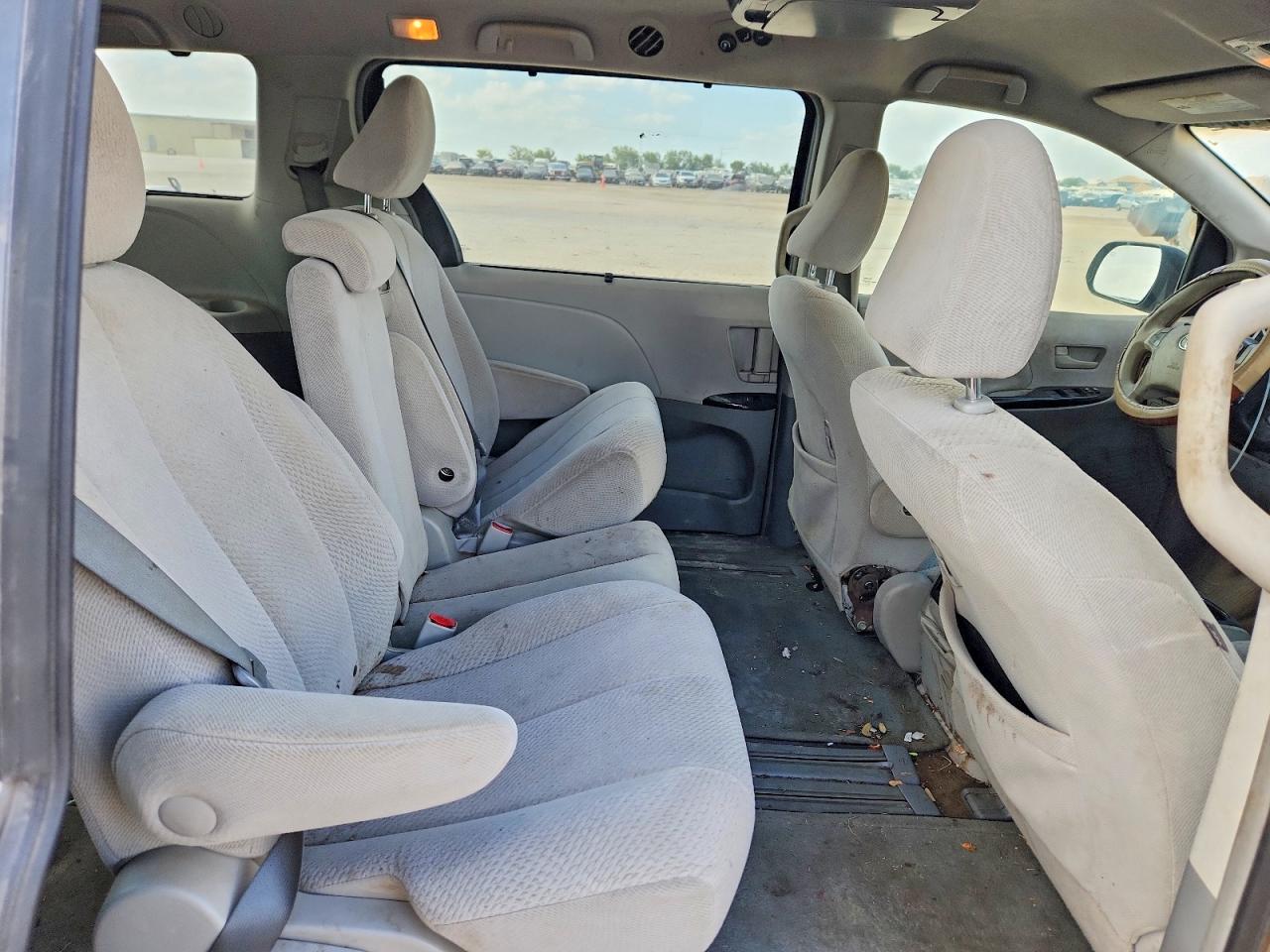 2012 Toyota Sienna Le Silver vin: 5TDKK3DC4CS196373