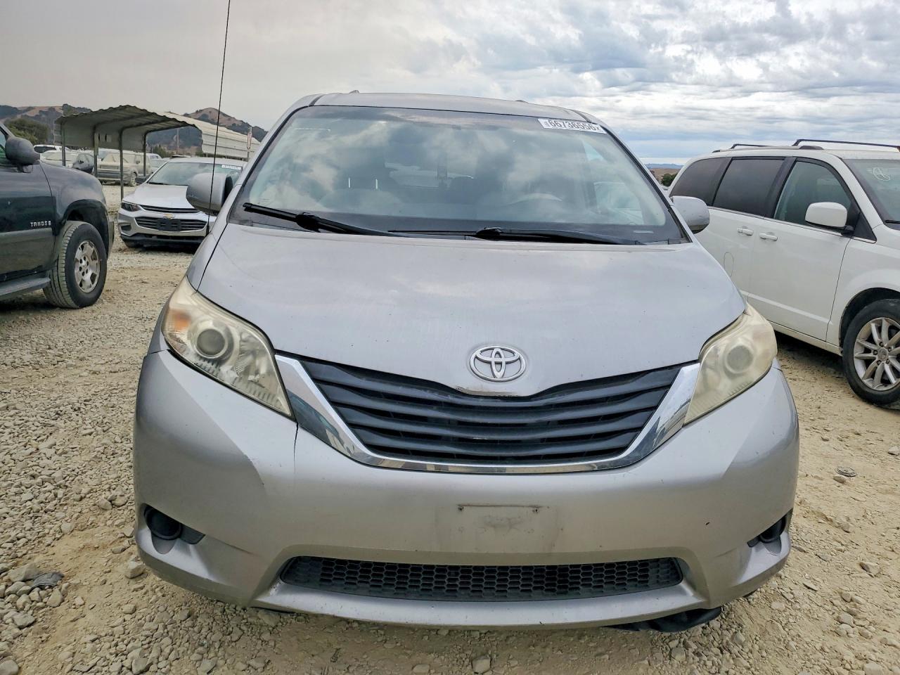 2012 Toyota Sienna Le Silver vin: 5TDKK3DC4CS206920