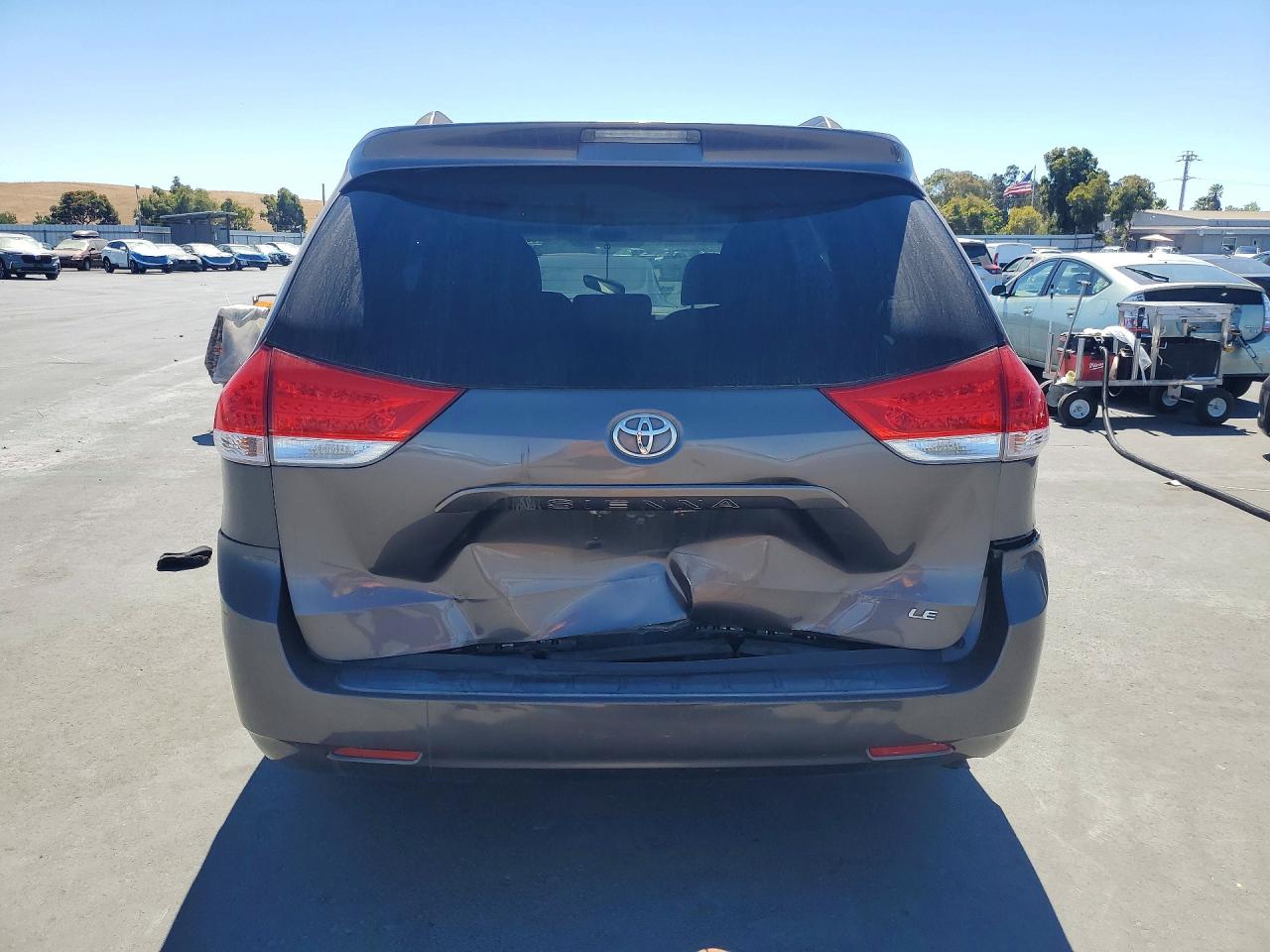 2012 Toyota Sienna Le Gray vin: 5TDKK3DC4CS229310