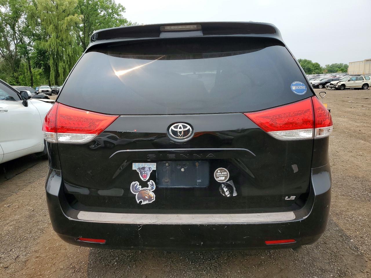 2012 Toyota Sienna Le Black vin: 5TDKK3DC4CS231591