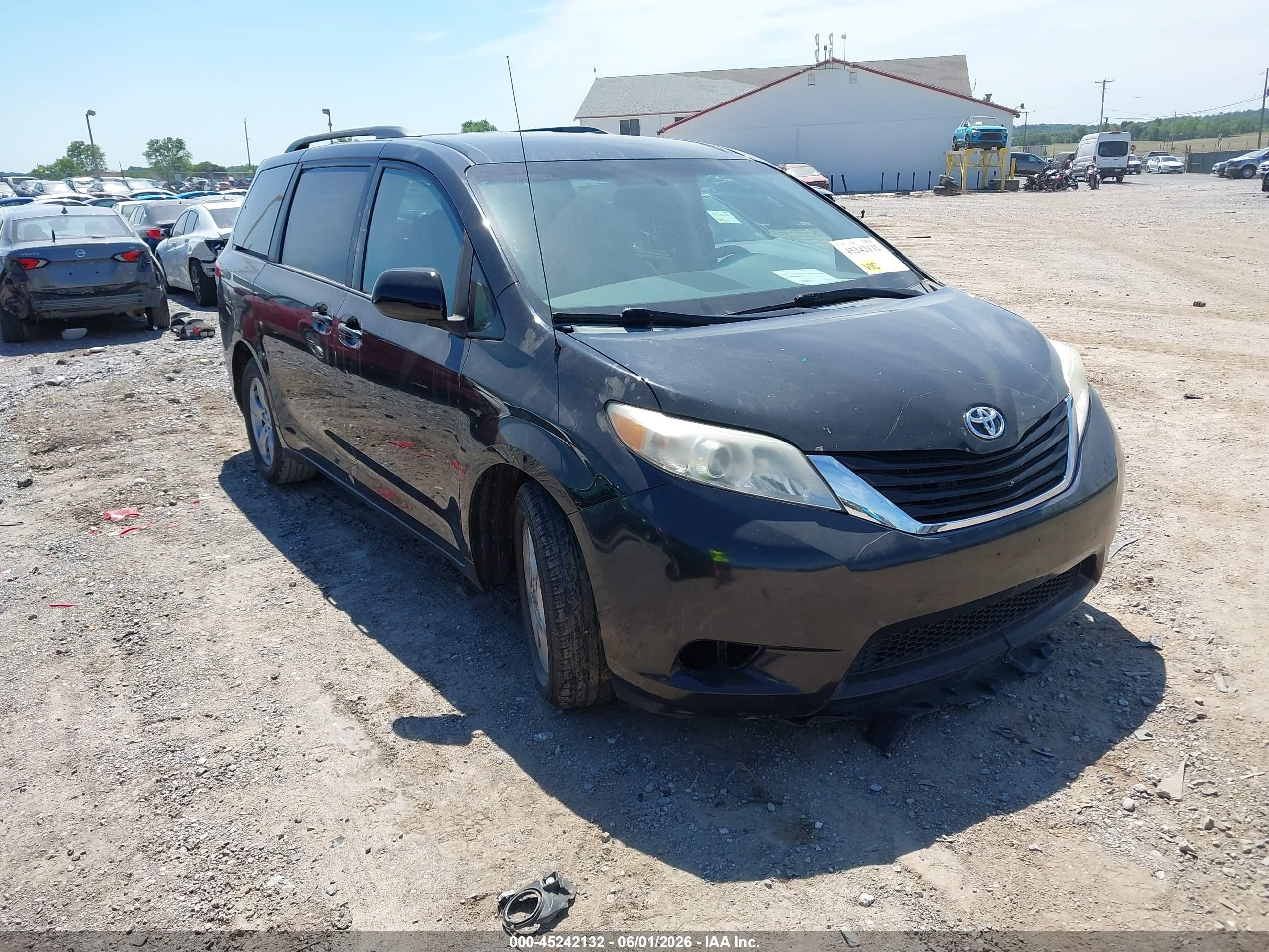 2012 Toyota Sienna Le V6 8 Passenger Серый vin: 5TDKK3DC4CS235866