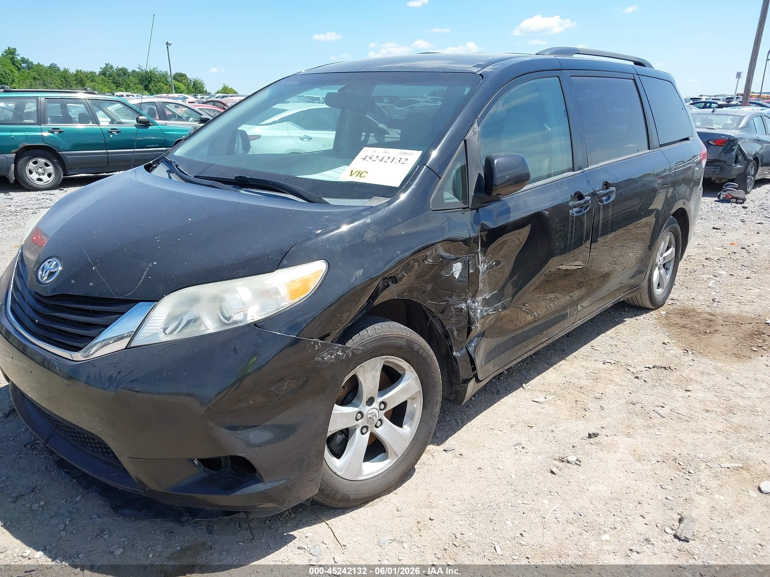 2012 Toyota Sienna Le V6 8 Passenger Серый vin: 5TDKK3DC4CS235866