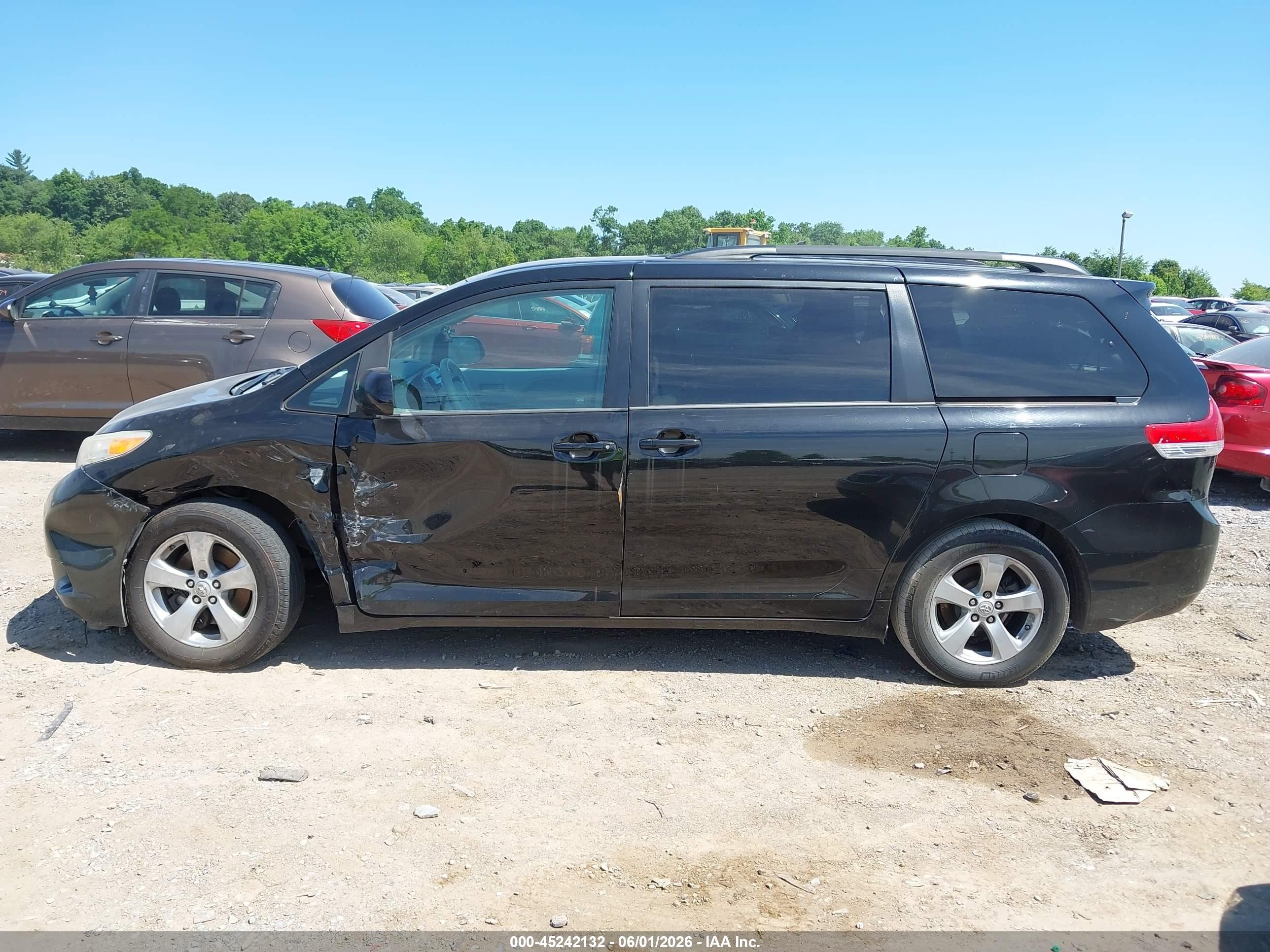 2012 Toyota Sienna Le V6 8 Passenger Серый vin: 5TDKK3DC4CS235866