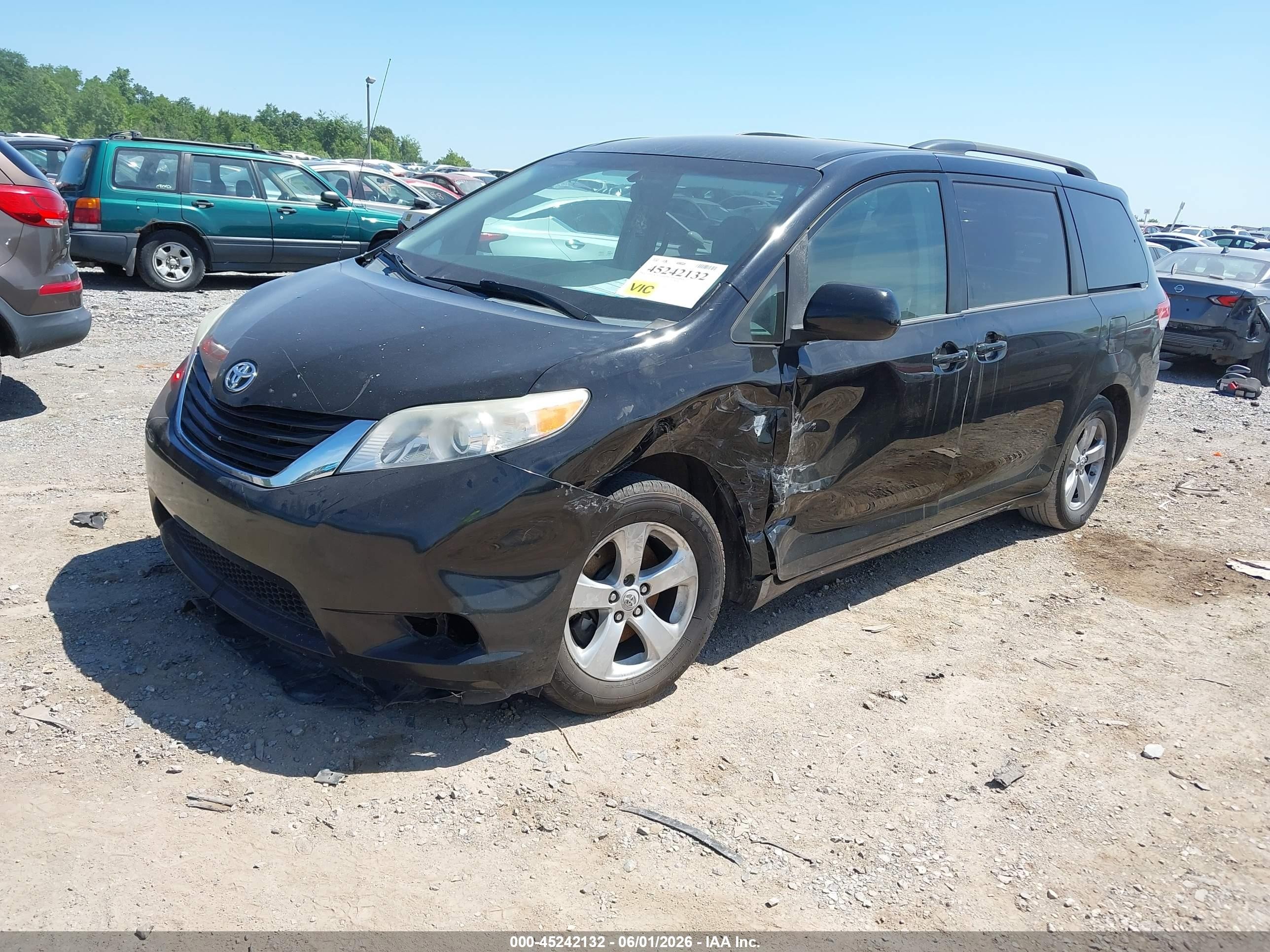 2012 Toyota Sienna Le V6 8 Passenger Серый vin: 5TDKK3DC4CS235866
