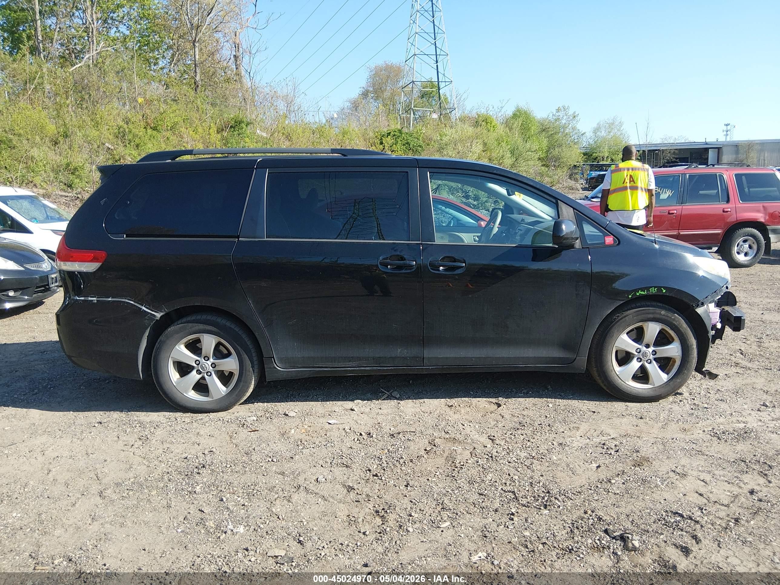 2012 Toyota Sienna Le V6 8 Passenger Черный vin: 5TDKK3DC4CS253591