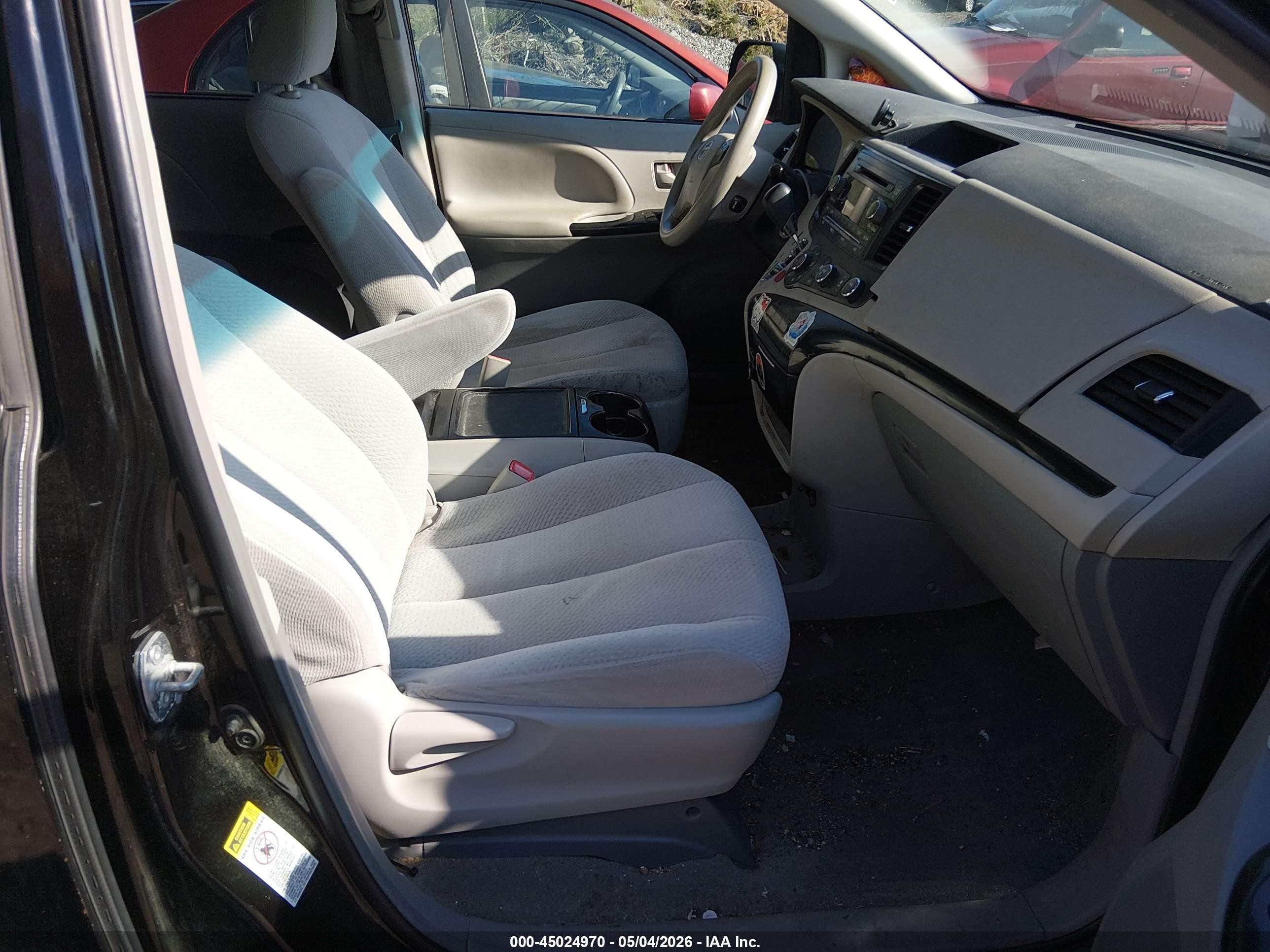 2012 Toyota Sienna Le V6 8 Passenger Черный vin: 5TDKK3DC4CS253591