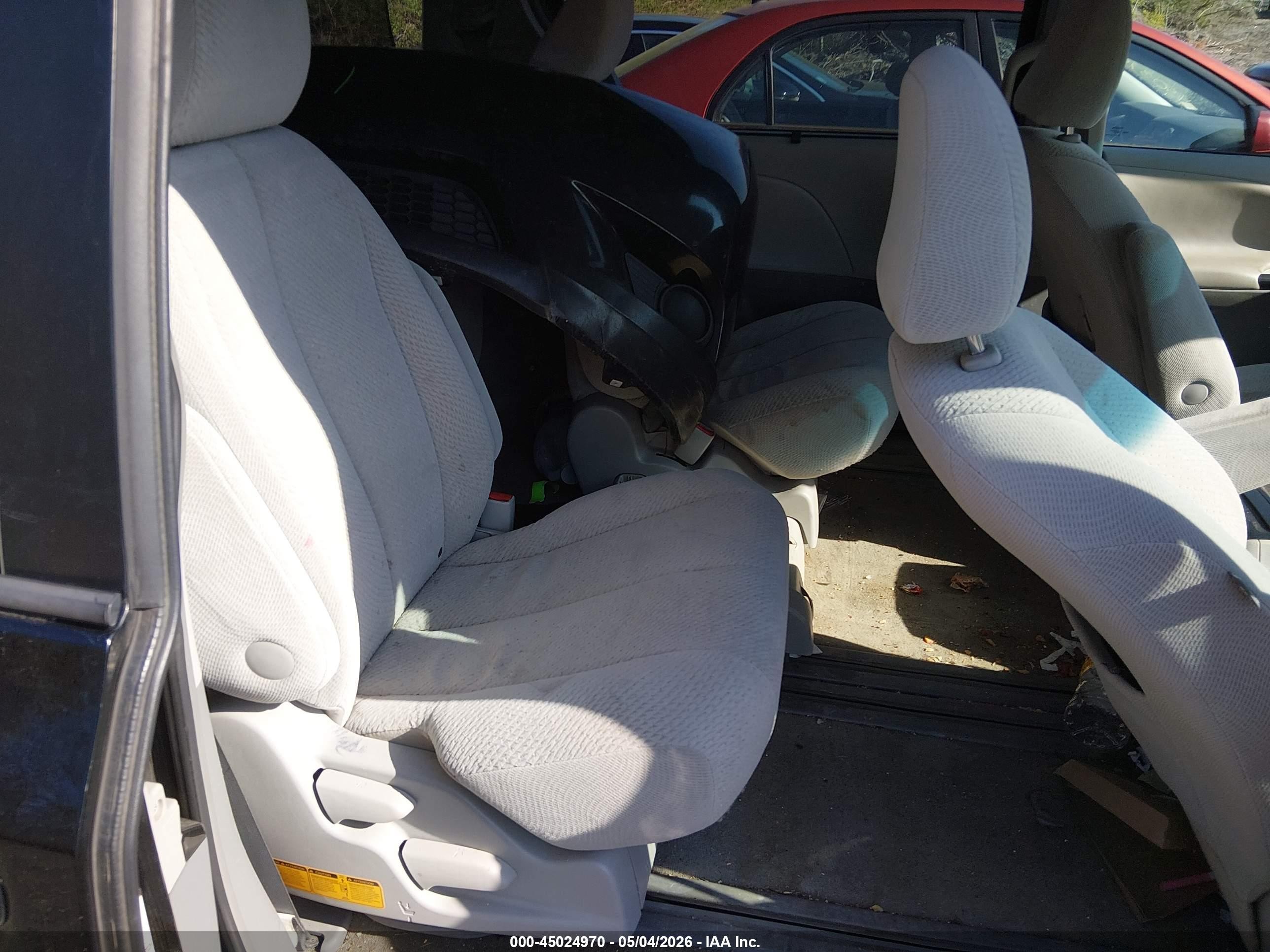 2012 Toyota Sienna Le V6 8 Passenger Черный vin: 5TDKK3DC4CS253591