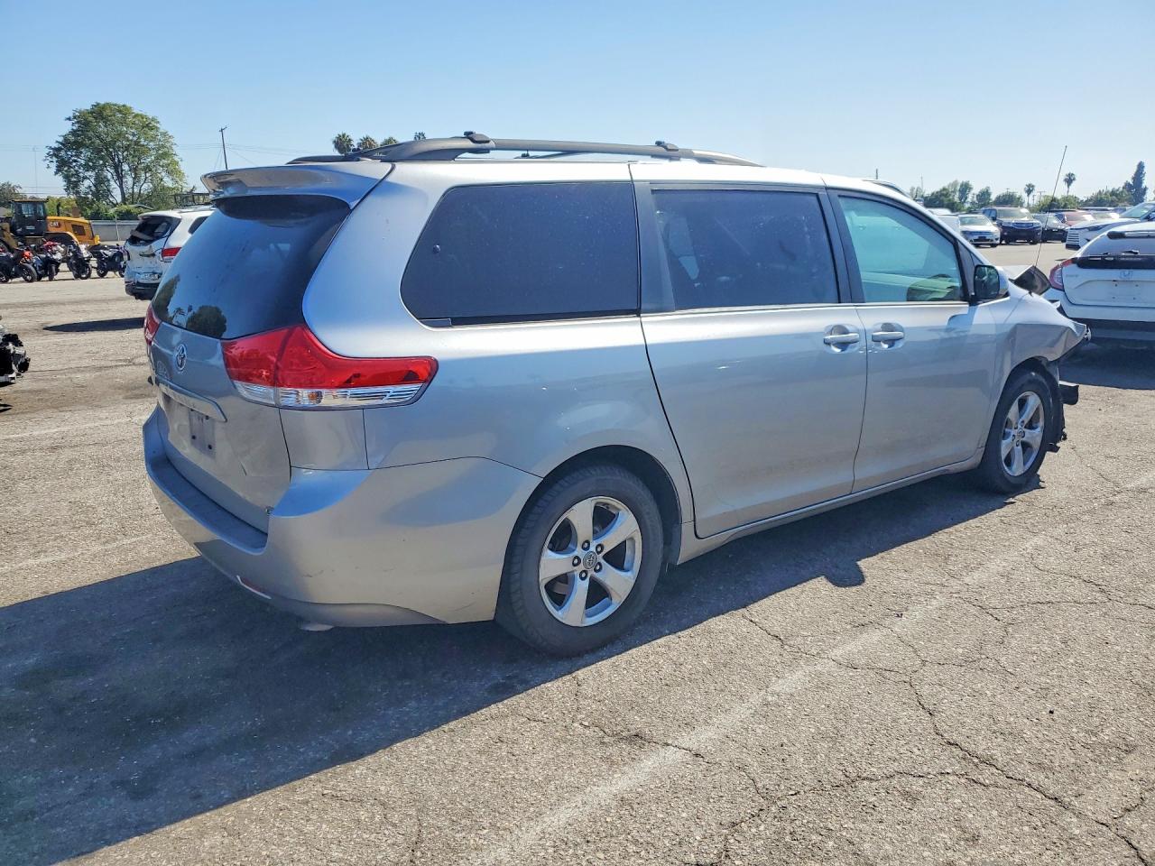2012 Toyota Sienna Le Silver vin: 5TDKK3DC4CS261013