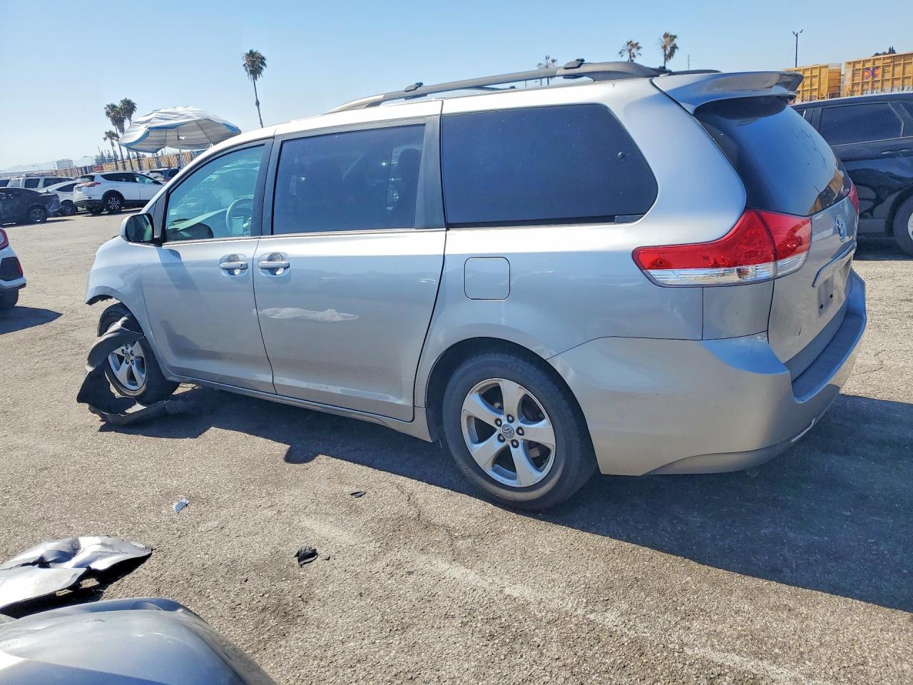 2012 Toyota Sienna Le Silver vin: 5TDKK3DC4CS261013