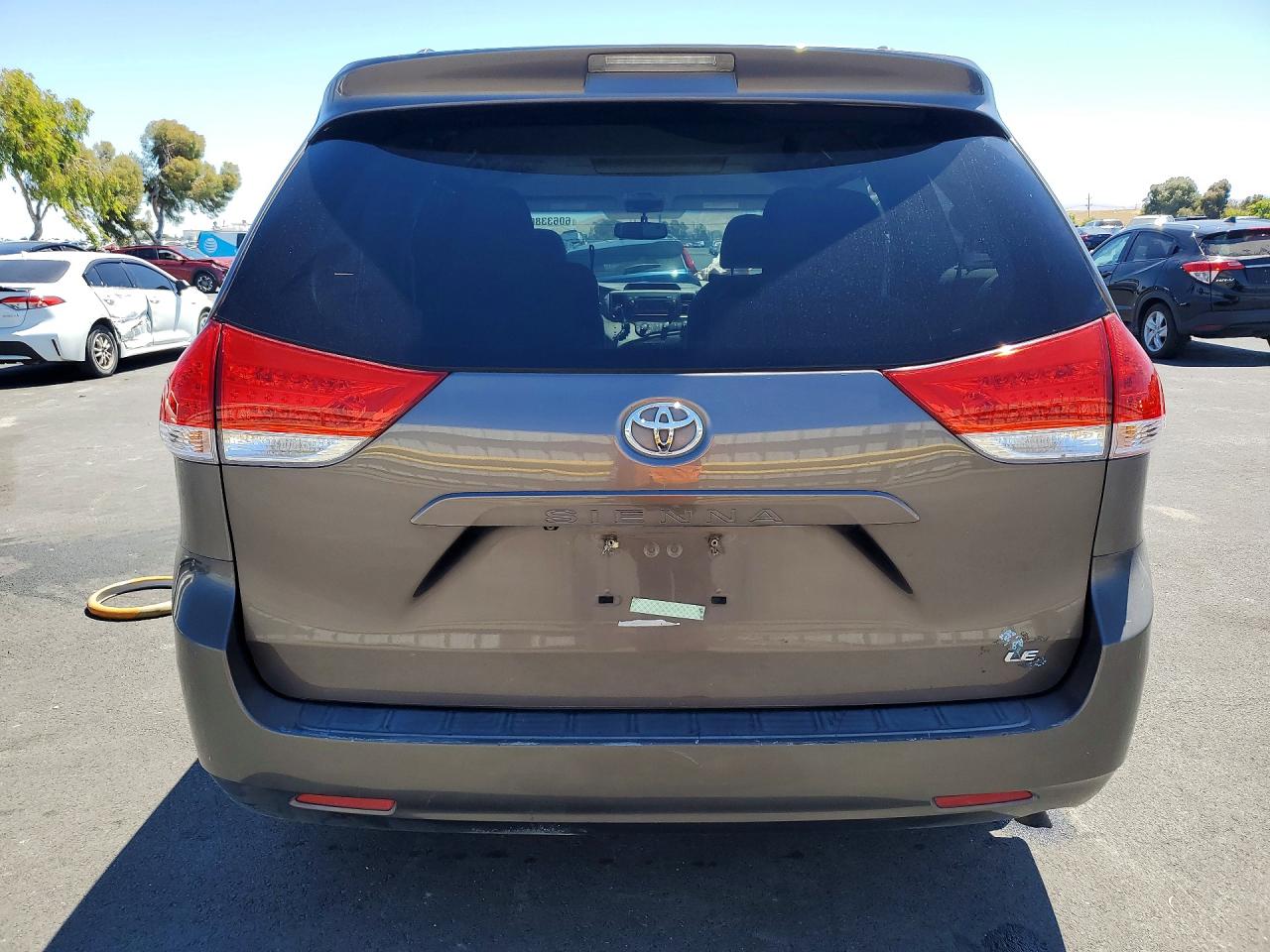 2012 Toyota Sienna Le Silver vin: 5TDKK3DC4CS261108