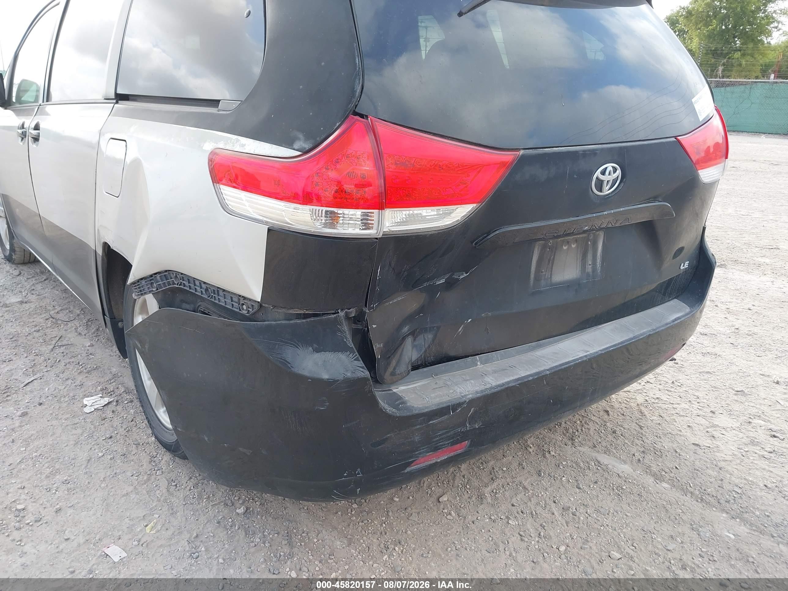 2012 Toyota Sienna Le V6 8 Passenger Black vin: 5TDKK3DC4CS268012