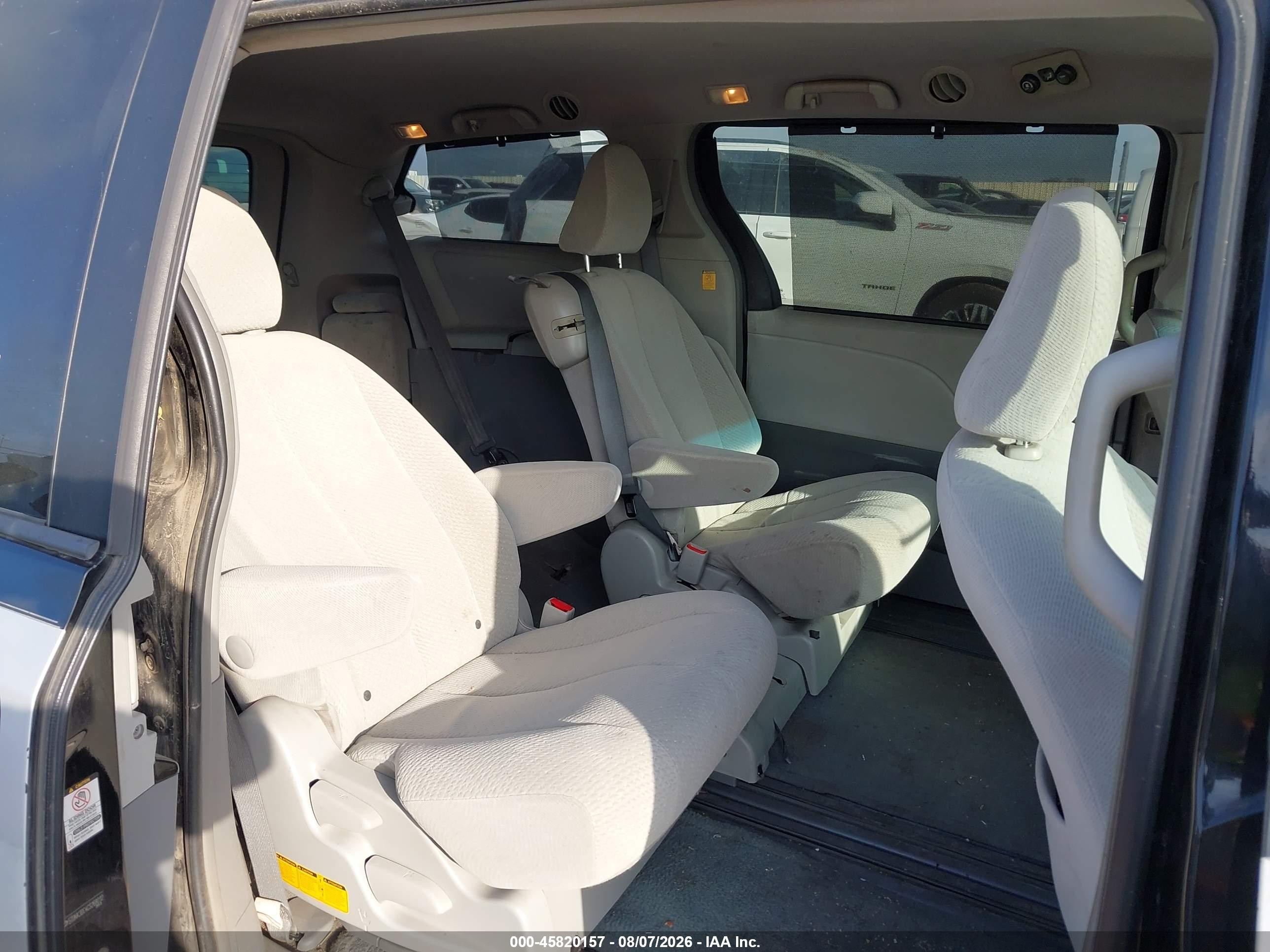2012 Toyota Sienna Le V6 8 Passenger Black vin: 5TDKK3DC4CS268012
